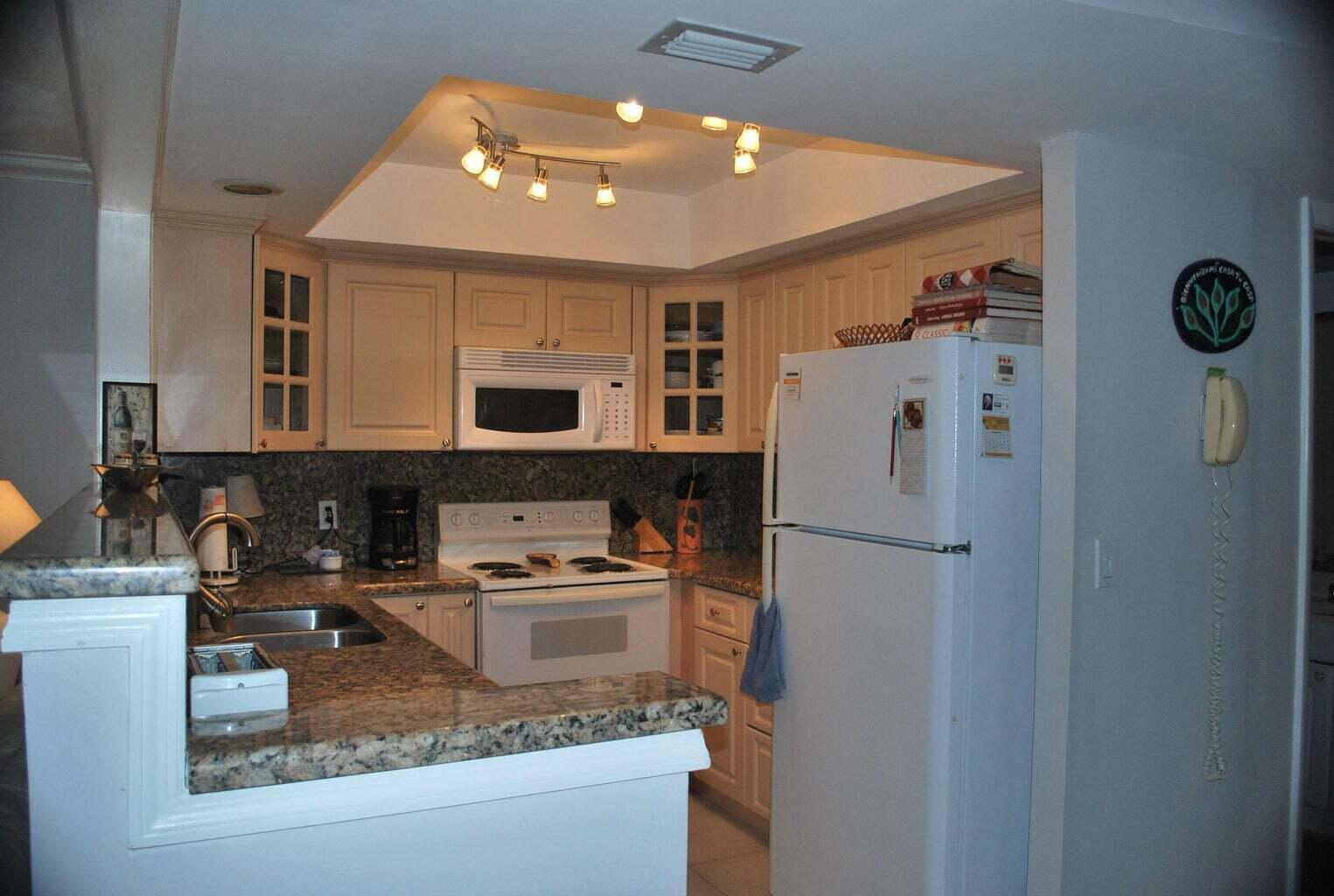 100 Lehane Terrace 26, North Palm Beach, FL 33408, North Palm Beach - Photo 3