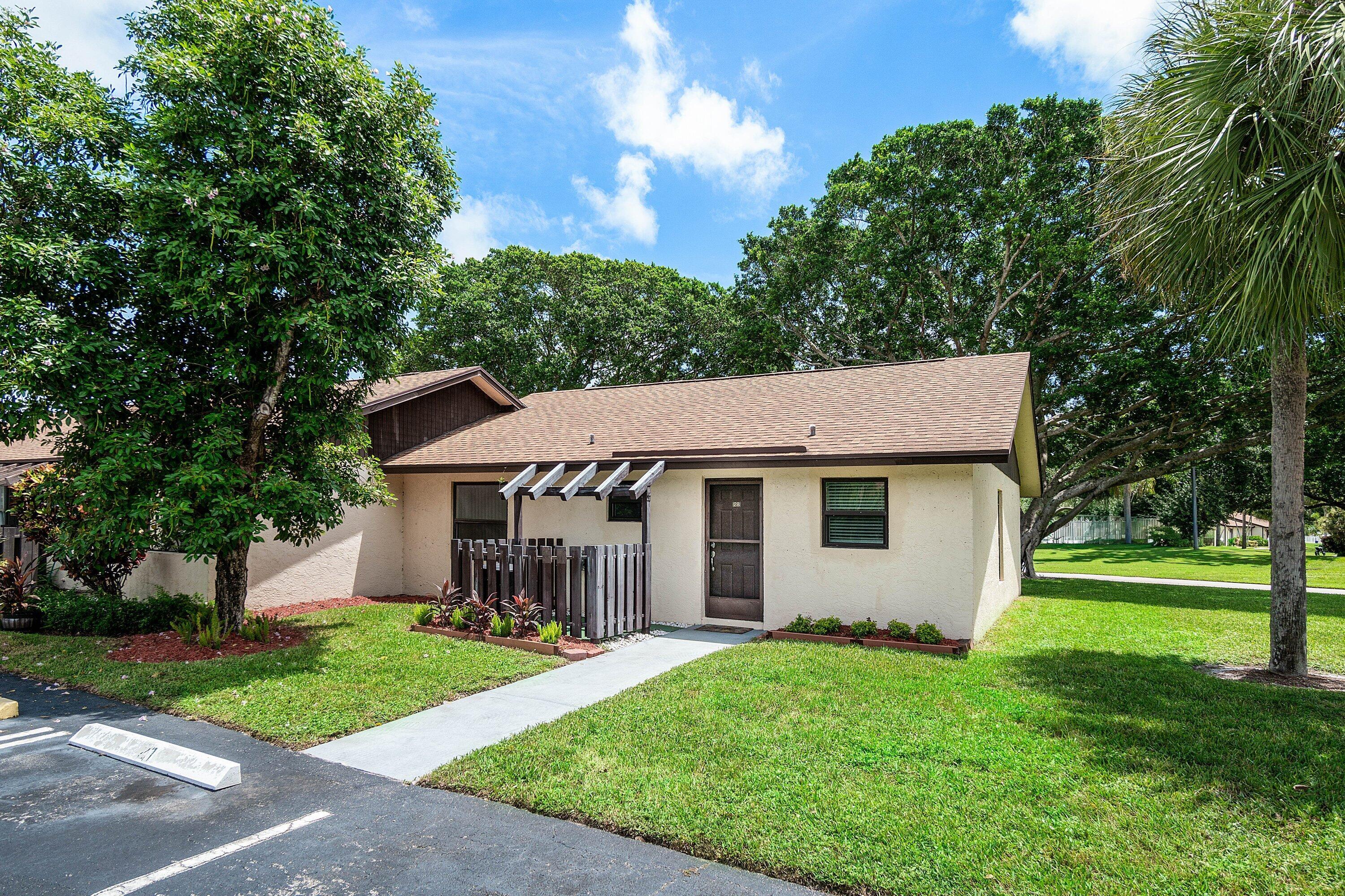 28 Via De Casas Norte, Boynton Beach, FL 33426, Boynton Beach - Photo 2