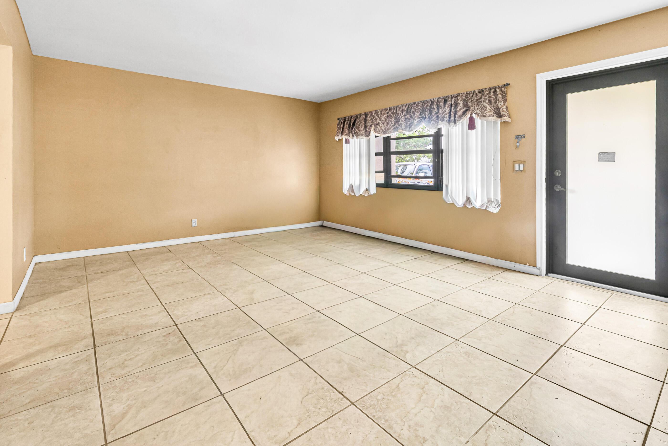 9522 Affirmed Lane, Boca Raton, FL 33496, Boca Raton - Photo 4