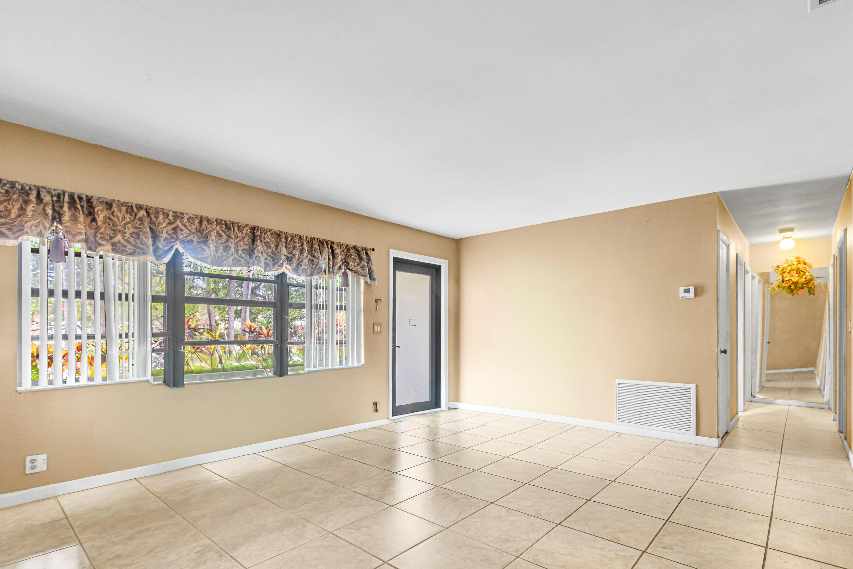 9522 Affirmed Lane, Boca Raton, FL 33496, Boca Raton - Photo 5