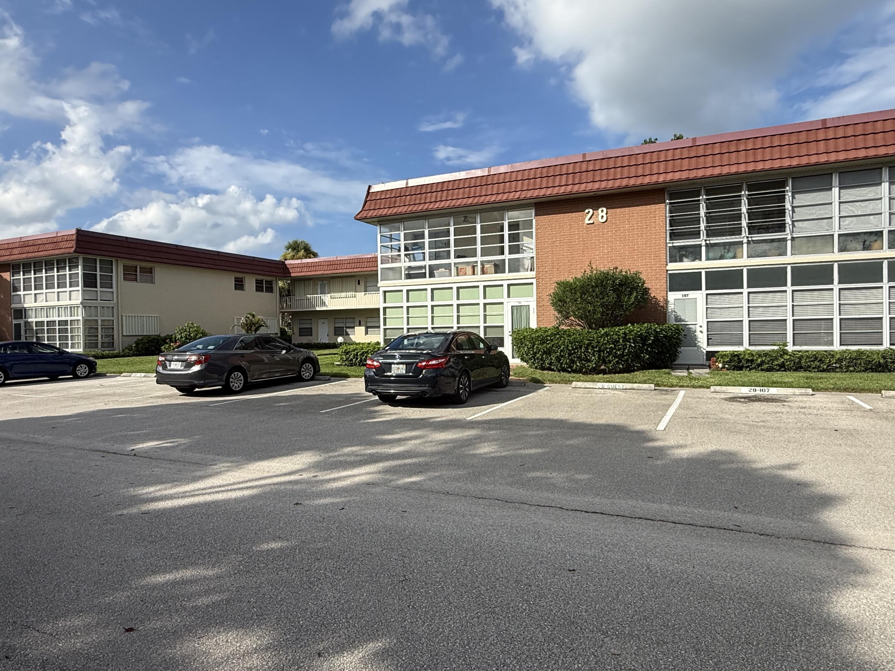 28 PINE ARBOR 105, Vero Beach, FL 32962, Vero Beach - Photo 2