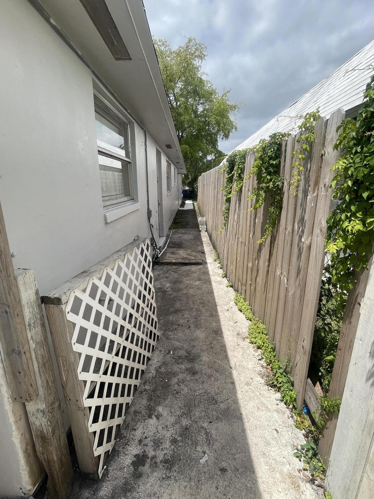 1316 NW 8TH Avenue A, Fort Lauderdale, FL 33311, Fort Lauderdale - Photo 4