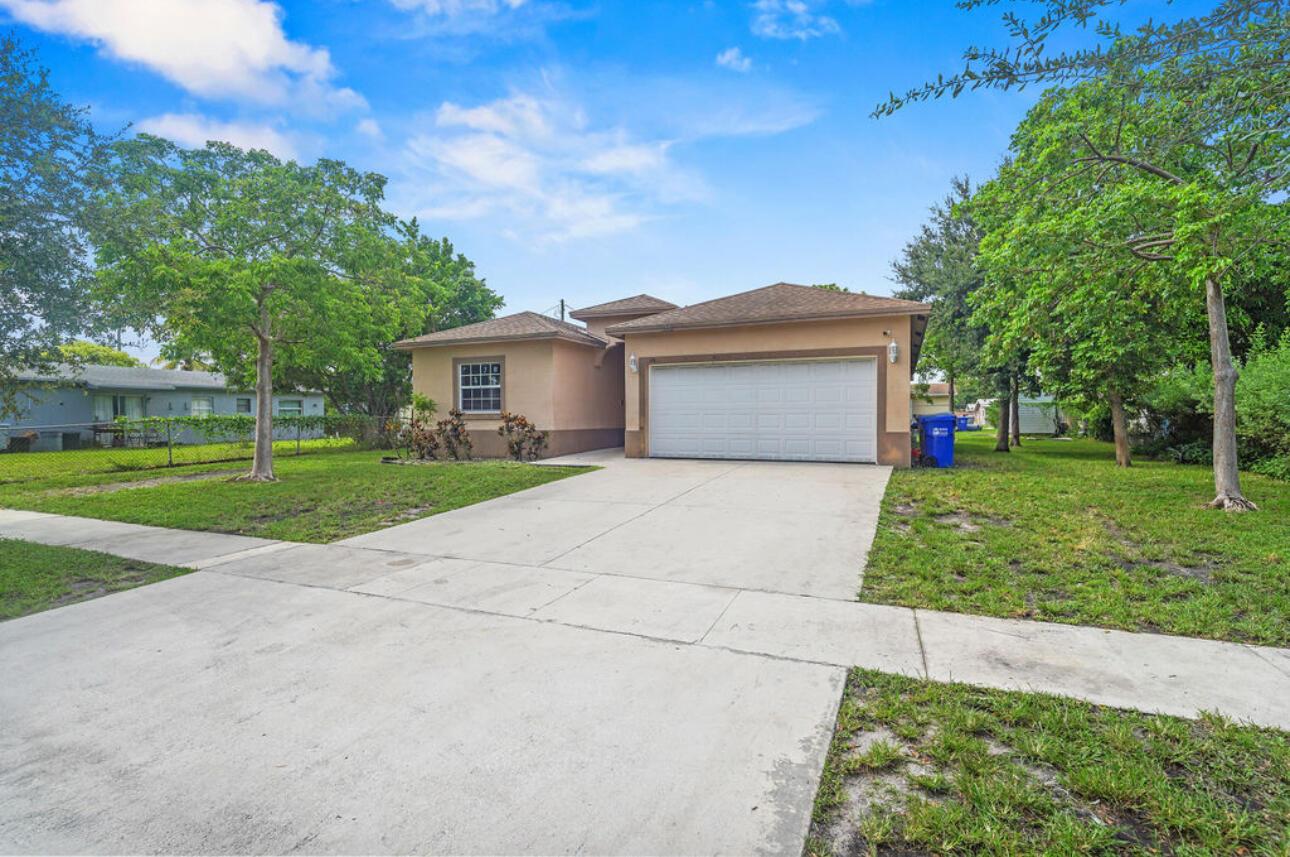 2430 NW 13TH Street, Pompano Beach, FL 33069, Pompano Beach - Photo 2