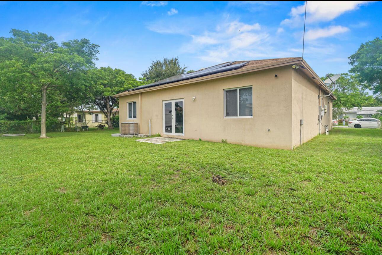 2430 NW 13TH Street, Pompano Beach, FL 33069, Pompano Beach - Photo 3