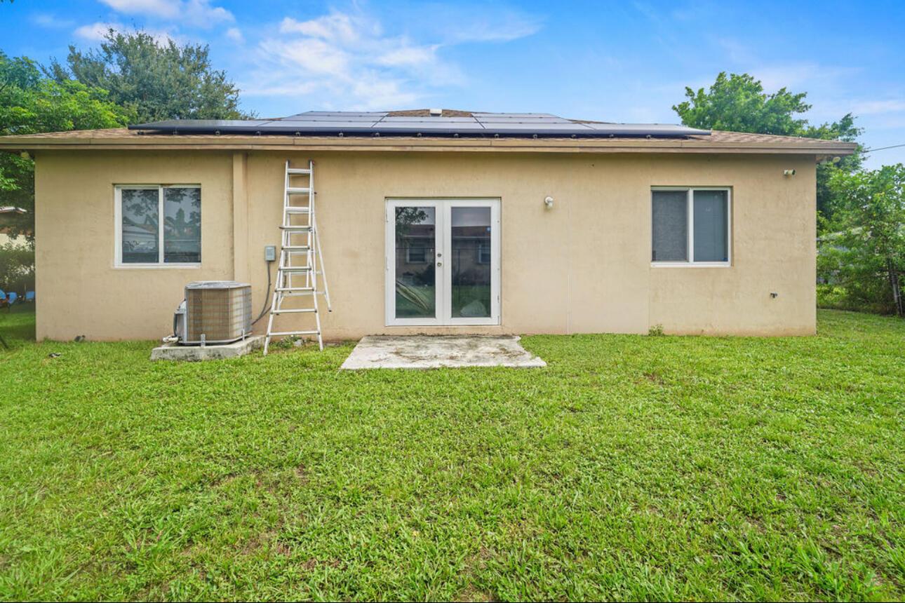 2430 NW 13TH Street, Pompano Beach, FL 33069, Pompano Beach - Photo 4