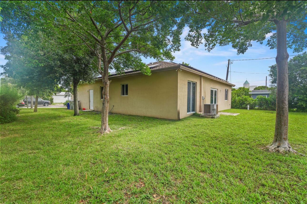 2430 NW 13TH Street, Pompano Beach, FL 33069, Pompano Beach - Photo 5