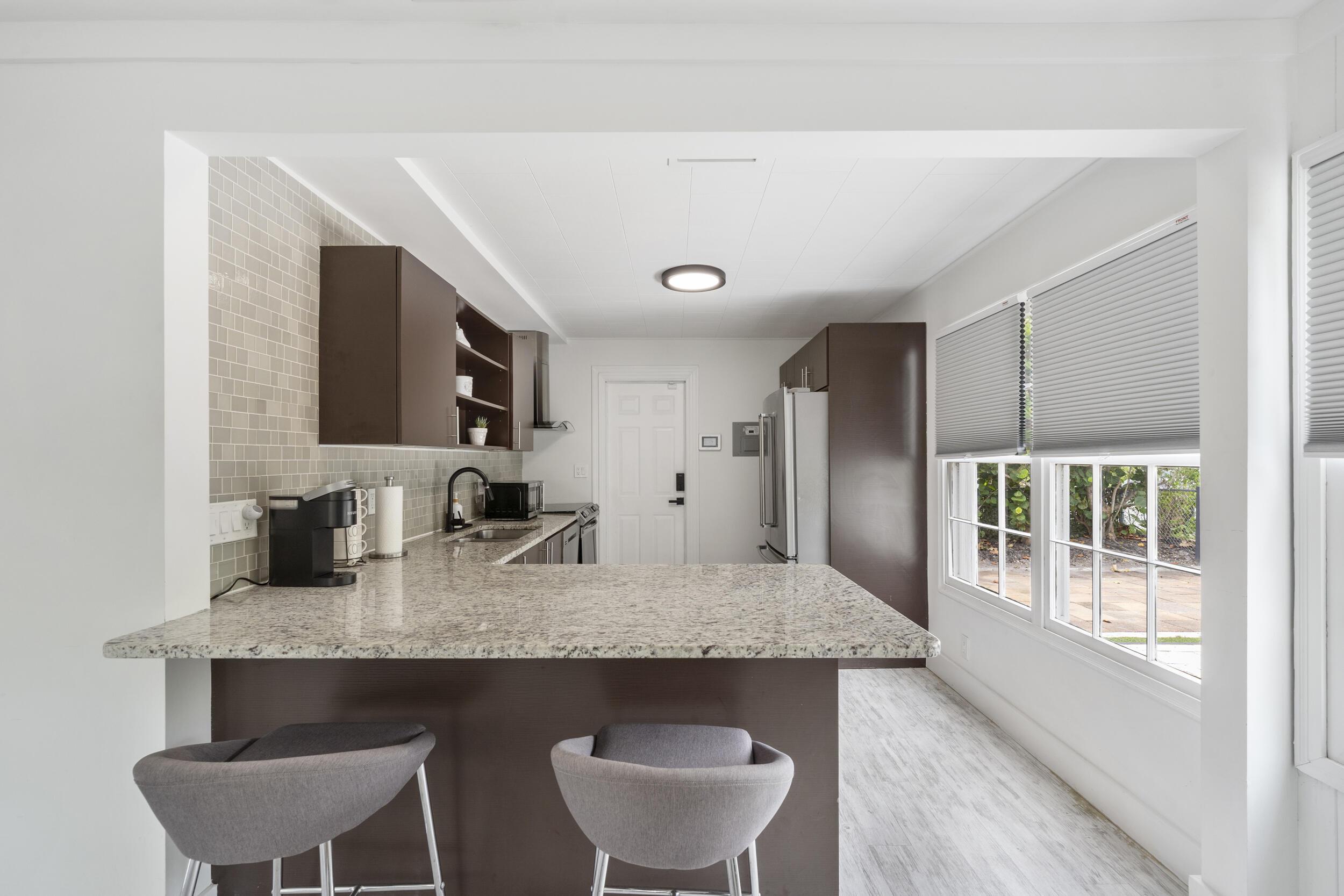 313 N 16TH Avenue N, Lake Worth Beach, FL 33460, Lake Worth Beach - Photo 4