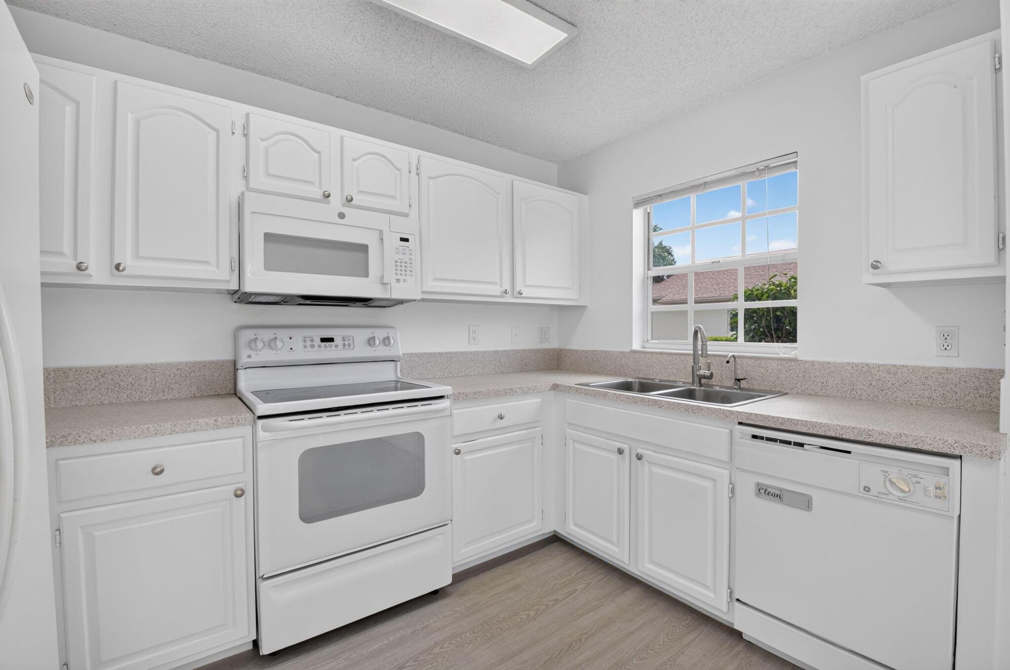 9621 BOCA GARDENS Circle N C, Boca Raton, FL 33496, Boca Raton - Photo 4