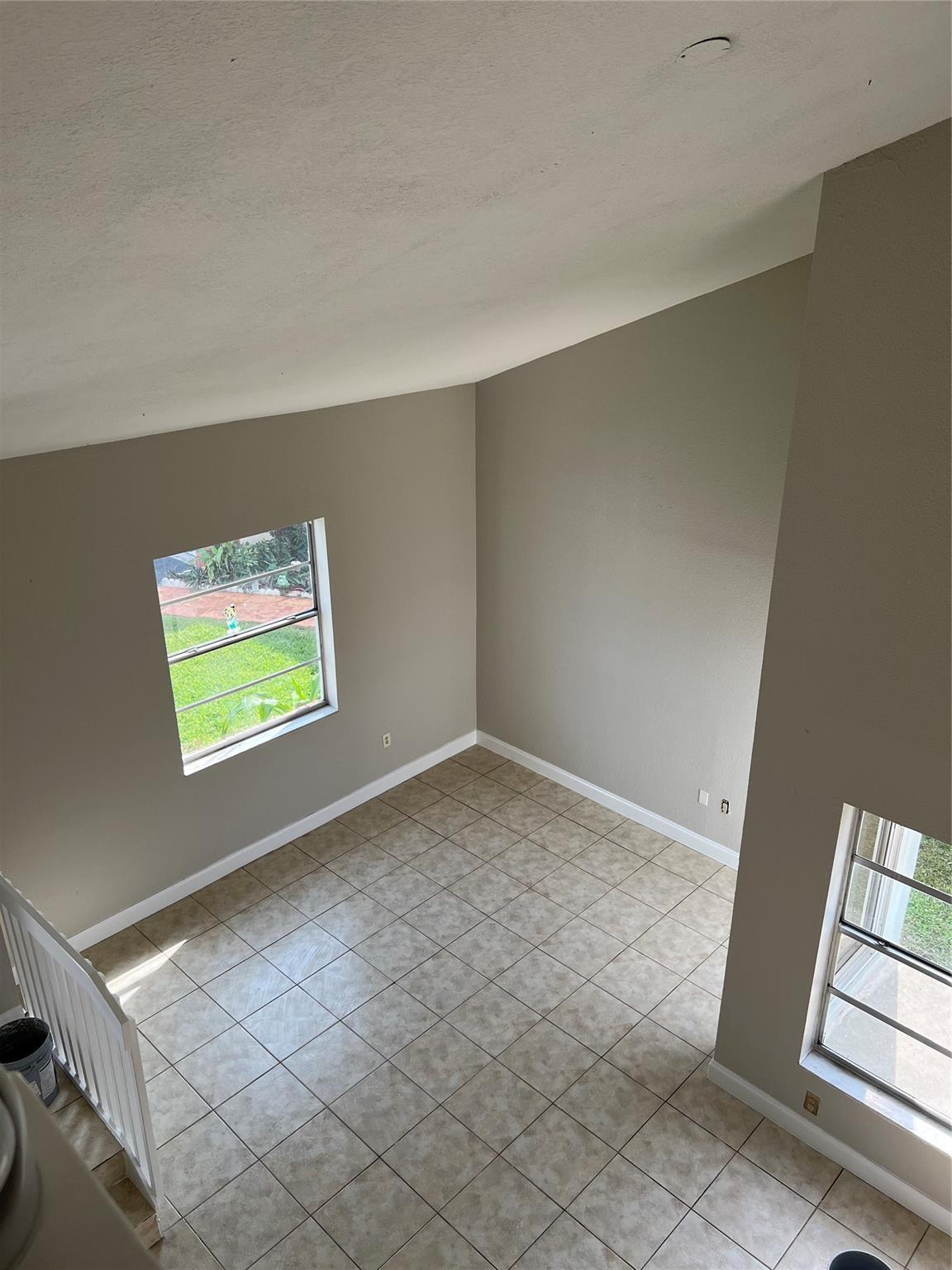8265 NW 192nd Terrace, Hialeah, FL 33015, Hialeah - Photo 2