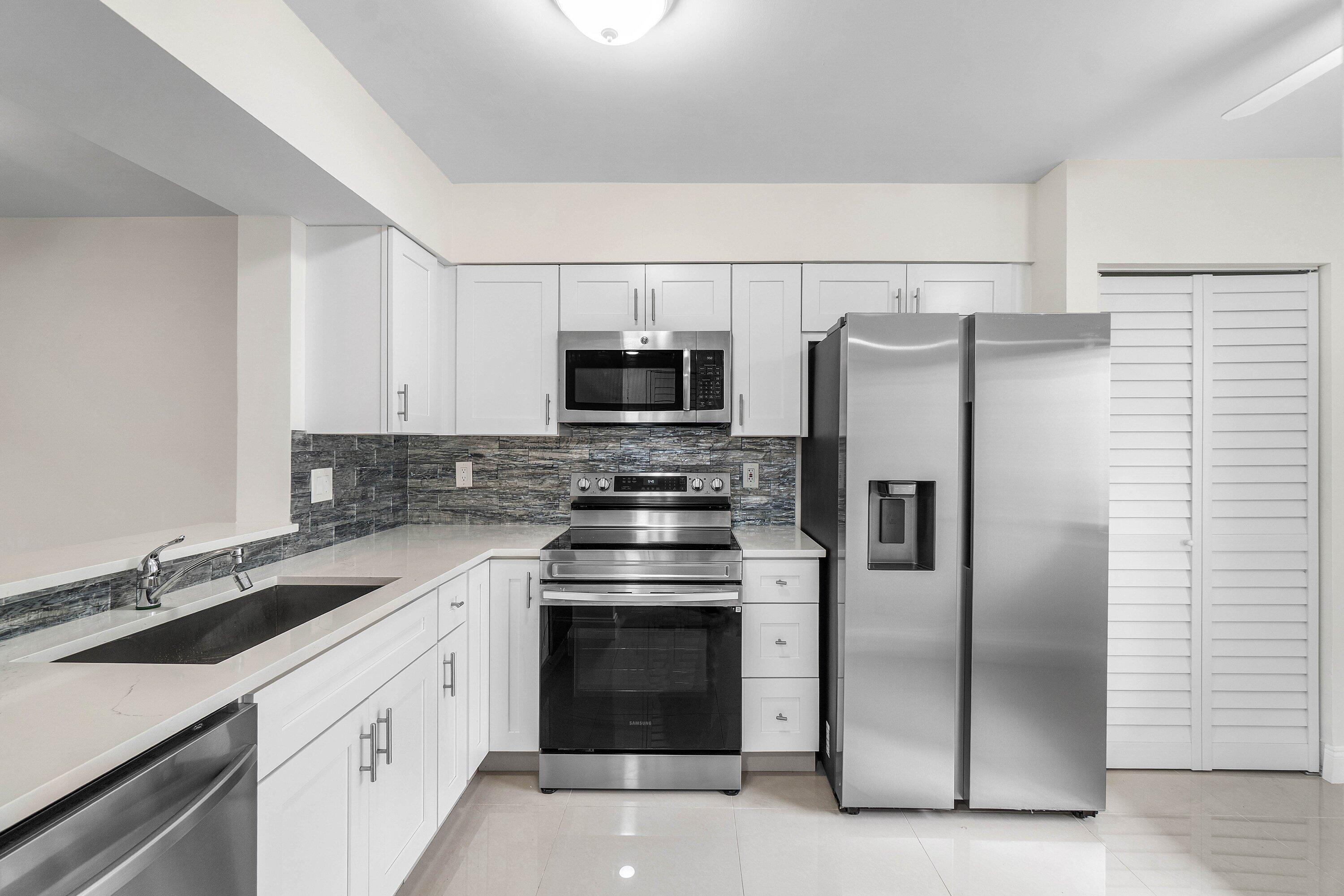 7290 KINGHURST Drive 106, Delray Beach, FL 33446, Delray Beach - Photo 5