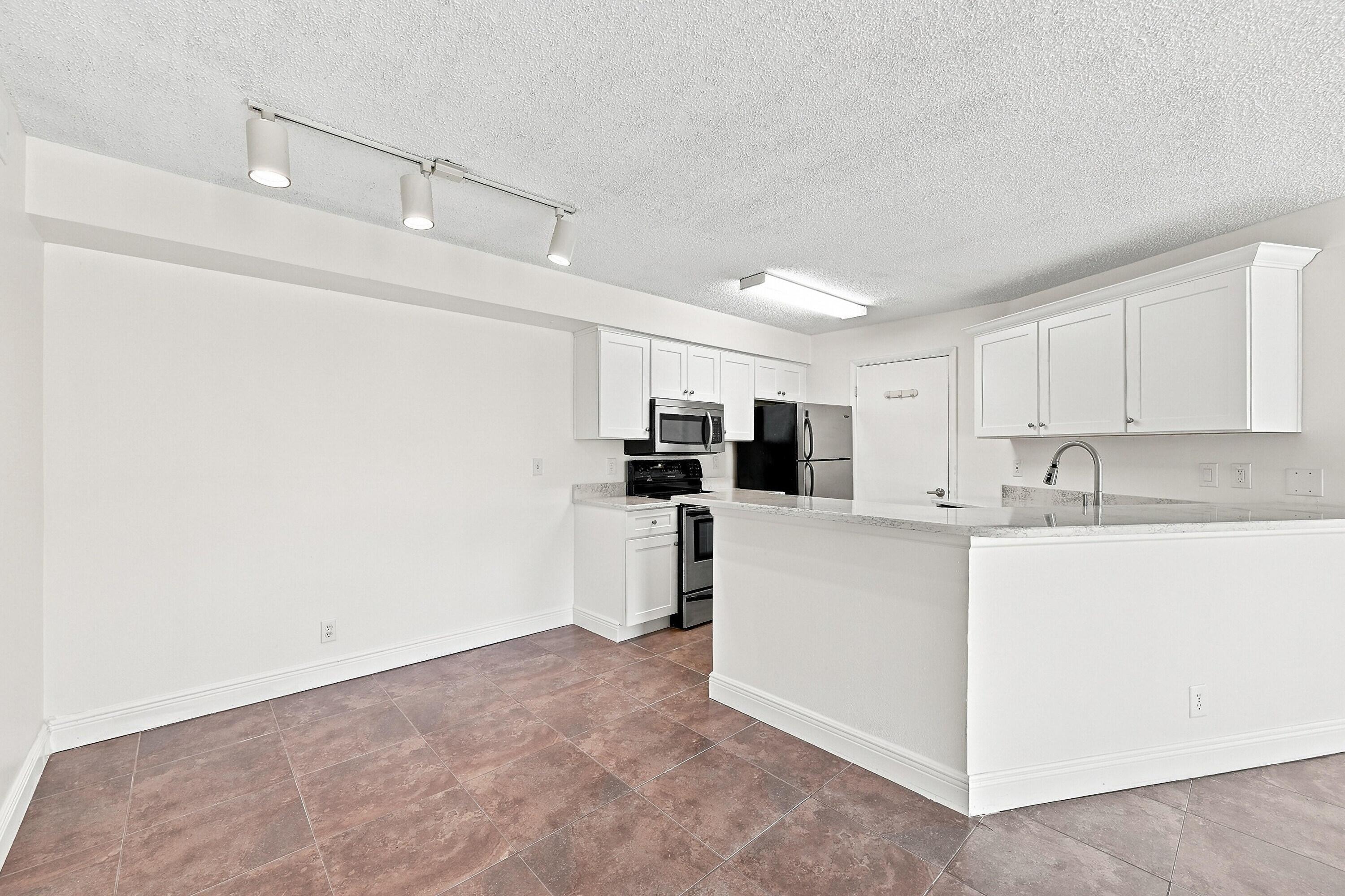 9999 SUMMERBREEZE Drive 417, Sunrise, FL 33322, Sunrise - Photo 5