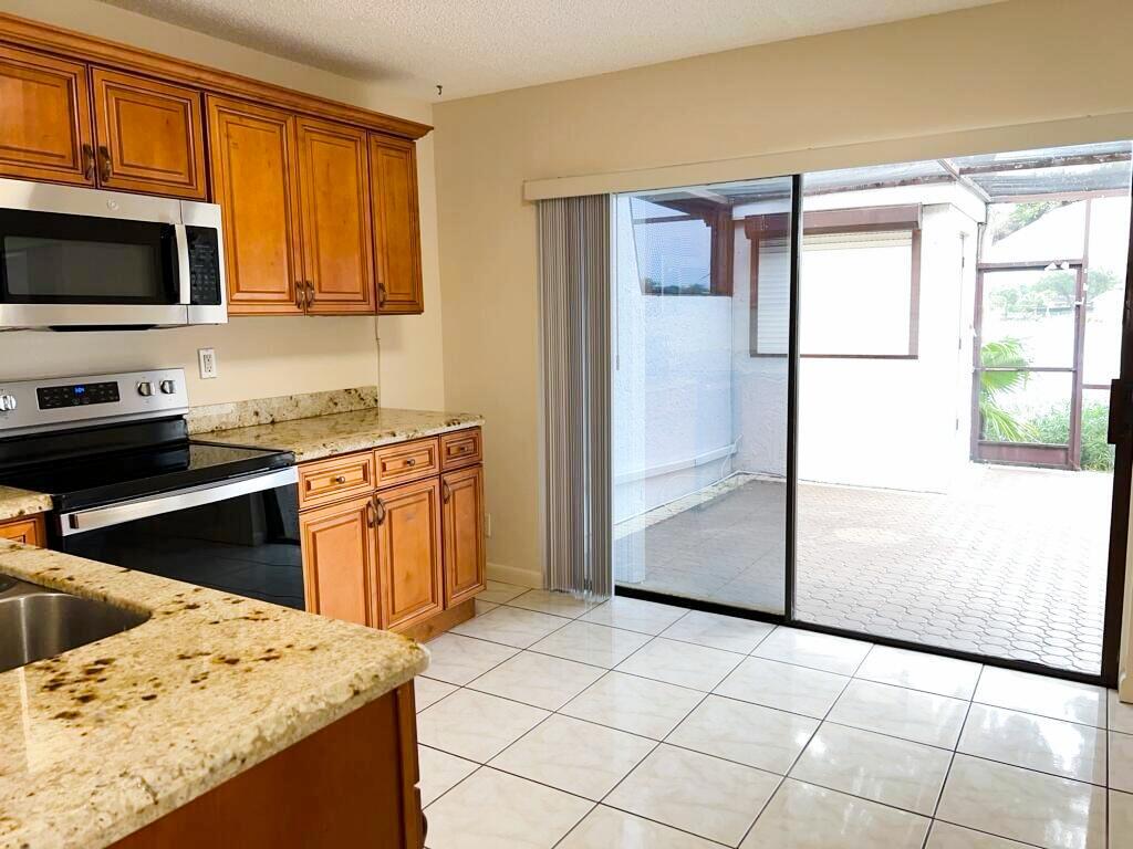 3094 BERMWOOD Lane 237, Hollywood, FL 33021, Hollywood - Photo 5