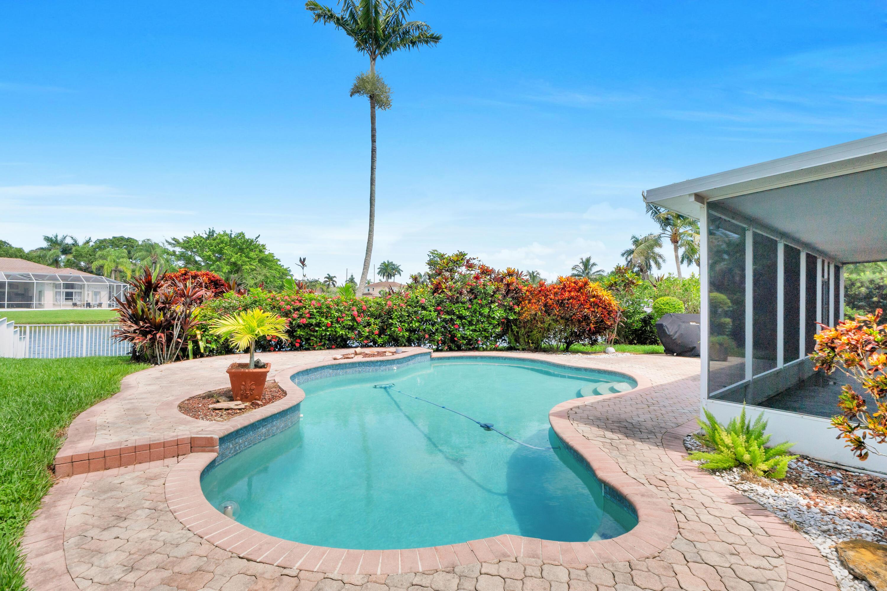 2325 NW 186th Avenue, Pembroke Pines, FL 33029, Pembroke Pines - Photo 2
