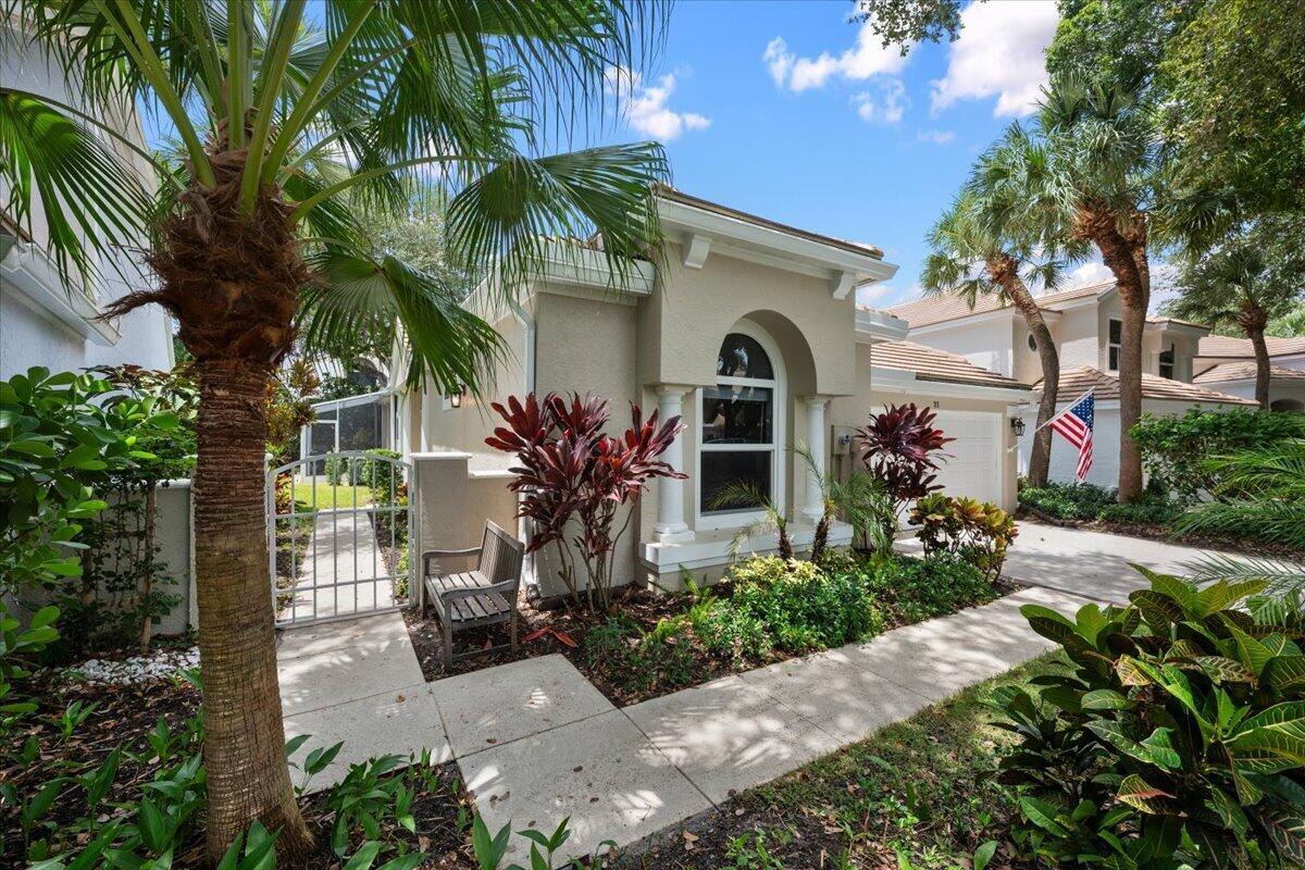 21 Grand Bay Circle, Juno Beach, FL 33408, Juno Beach - Photo 2