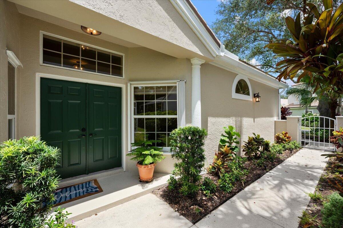 21 Grand Bay Circle, Juno Beach, FL 33408, Juno Beach - Photo 3