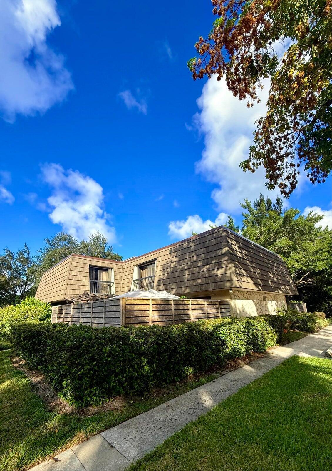 903 9TH Terrace, Palm Beach Gardens, FL 33418, Palm Beach Gardens - Photo 2