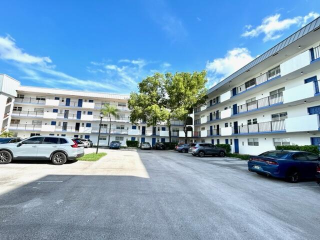 6061 N FALLS CIR Drive 402, Lauderhill, FL 33319, Lauderhill - Photo 2