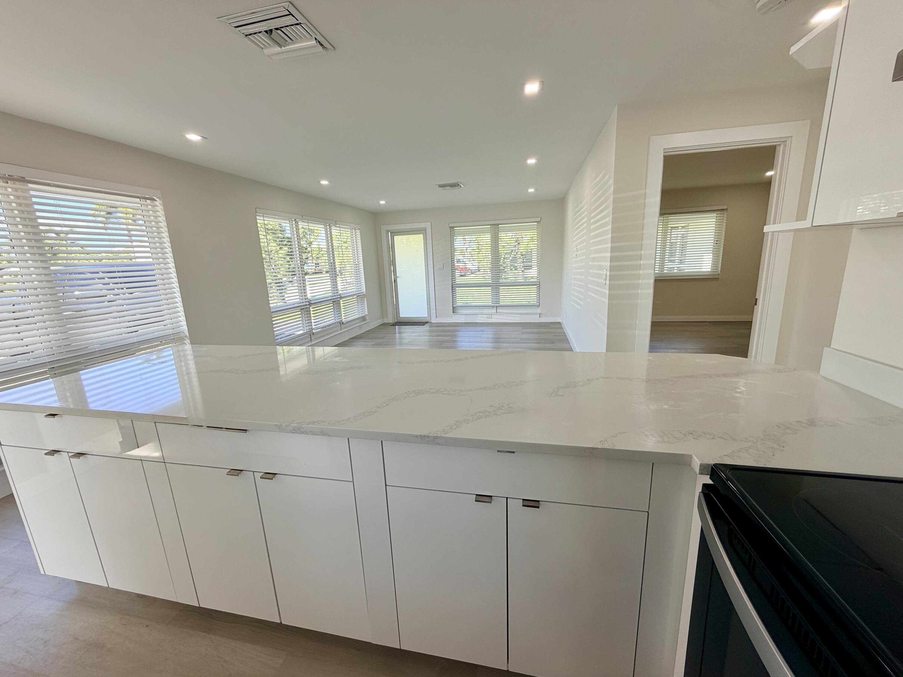 2070 NE 56th Street 1, Fort Lauderdale, FL 33308, Fort Lauderdale - Photo 3