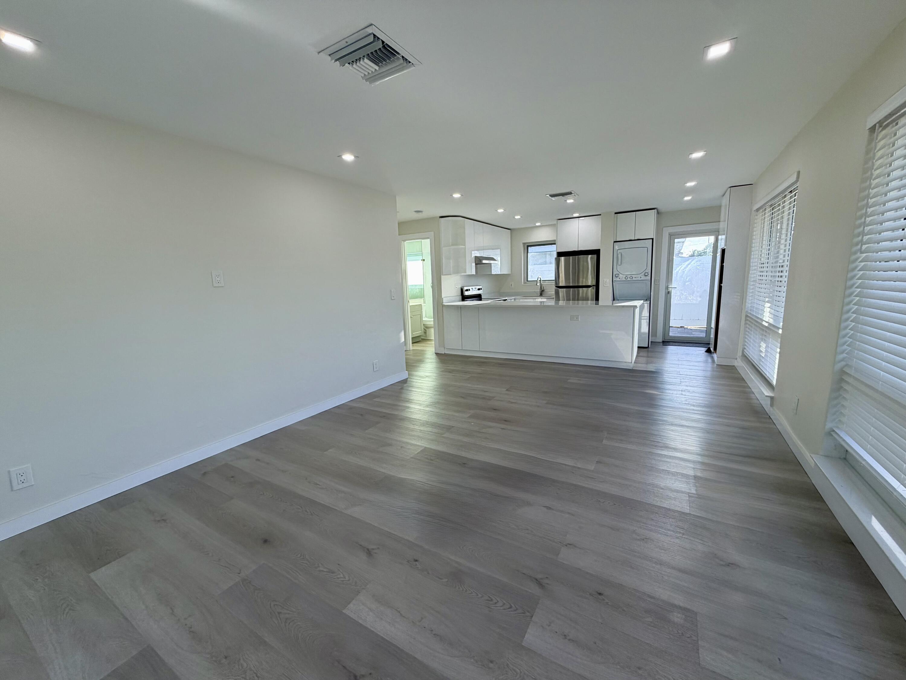 2070 NE 56th Street 1, Fort Lauderdale, FL 33308, Fort Lauderdale - Photo 2
