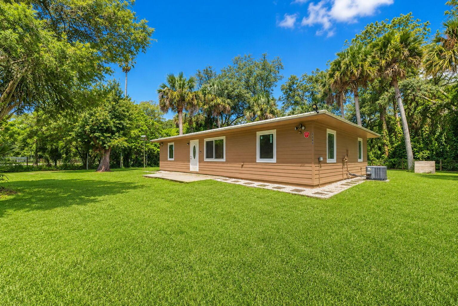 6868 E CENTER Street, Okeechobee, FL 34974, Okeechobee - Photo 2