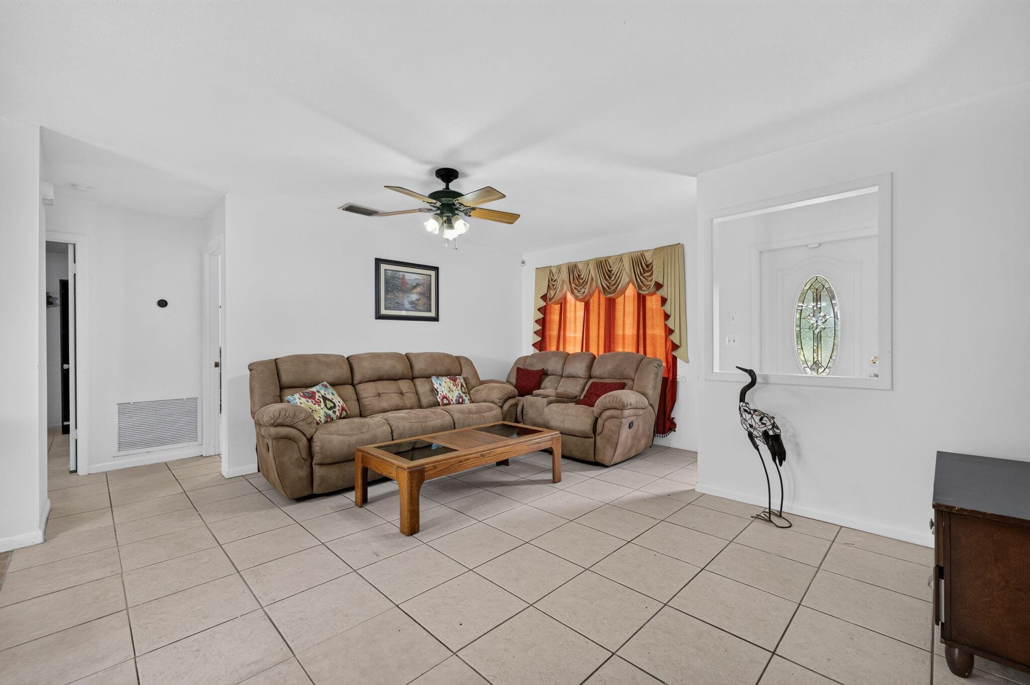 6868 E CENTER Street, Okeechobee, FL 34974, Okeechobee - Photo 5