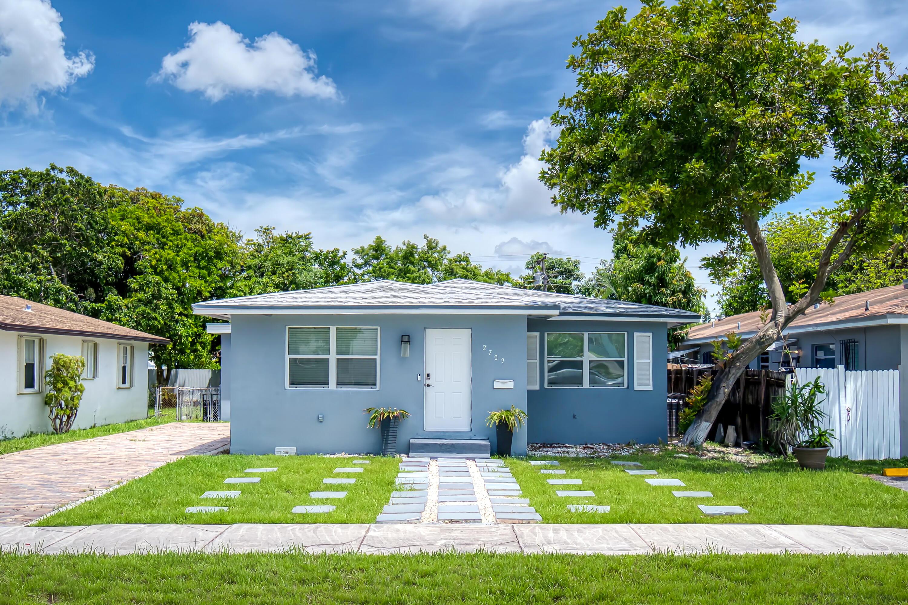 2709 Dewey Street, Hollywood, FL 33020, Hollywood - Photo 4