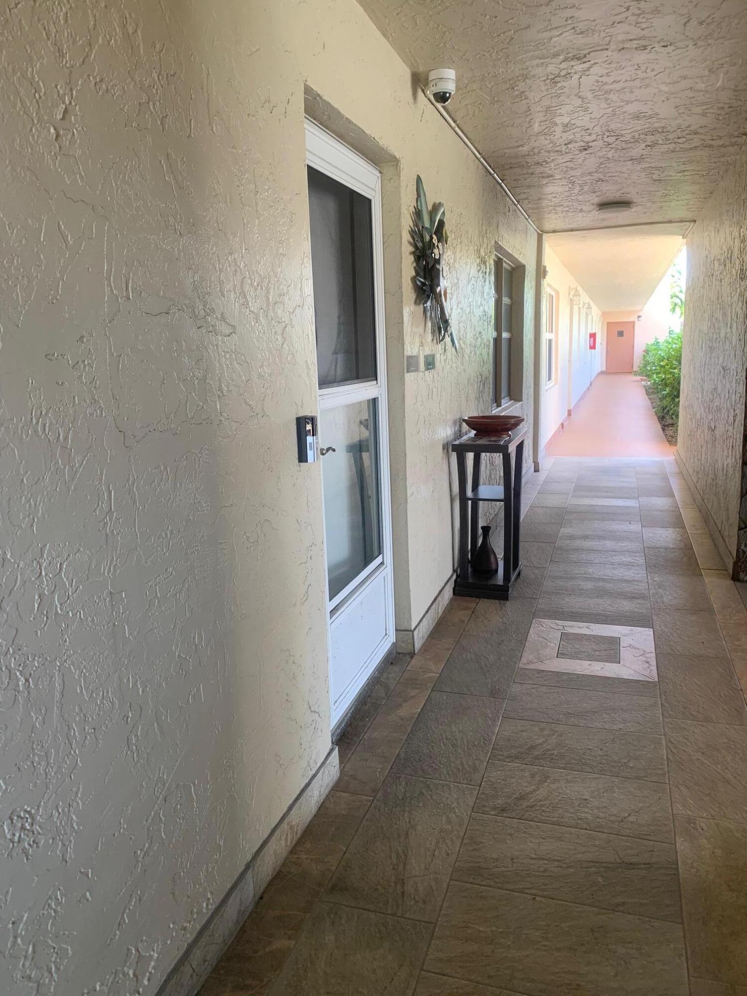 424 SE 10TH Street 104, Dania Beach, FL 33004, Dania Beach - Photo 2