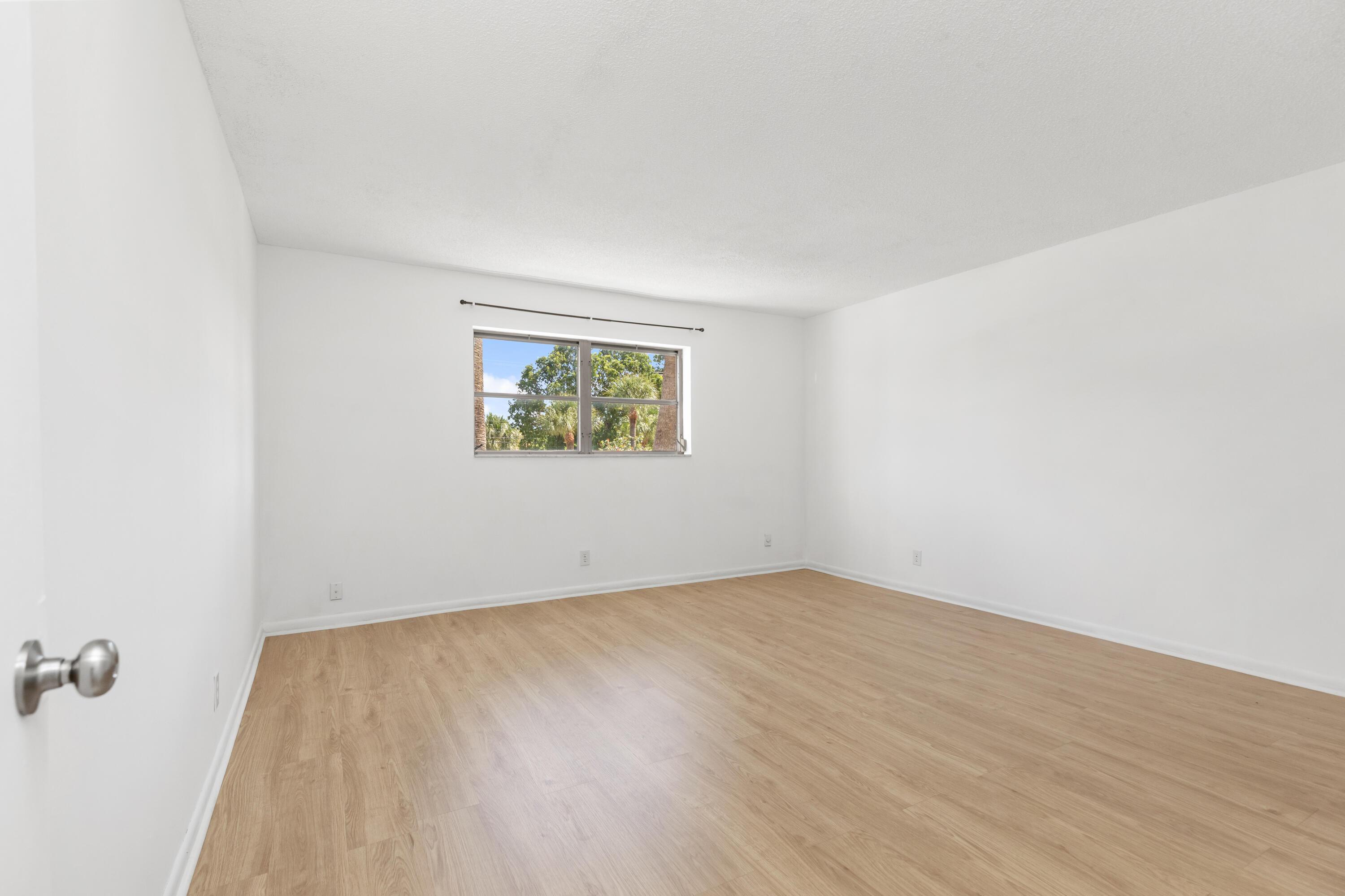 4851 NW 21st Street 203, Lauderhill, FL 33313, Lauderhill - Photo 5