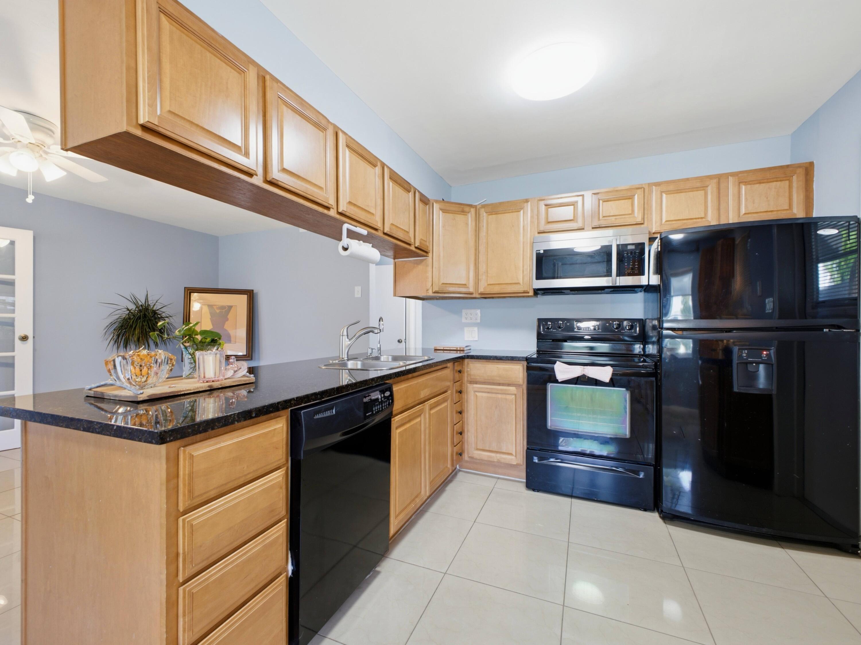 370 ORANGE Way, West Palm Beach, FL 33405, West Palm Beach - Photo 5