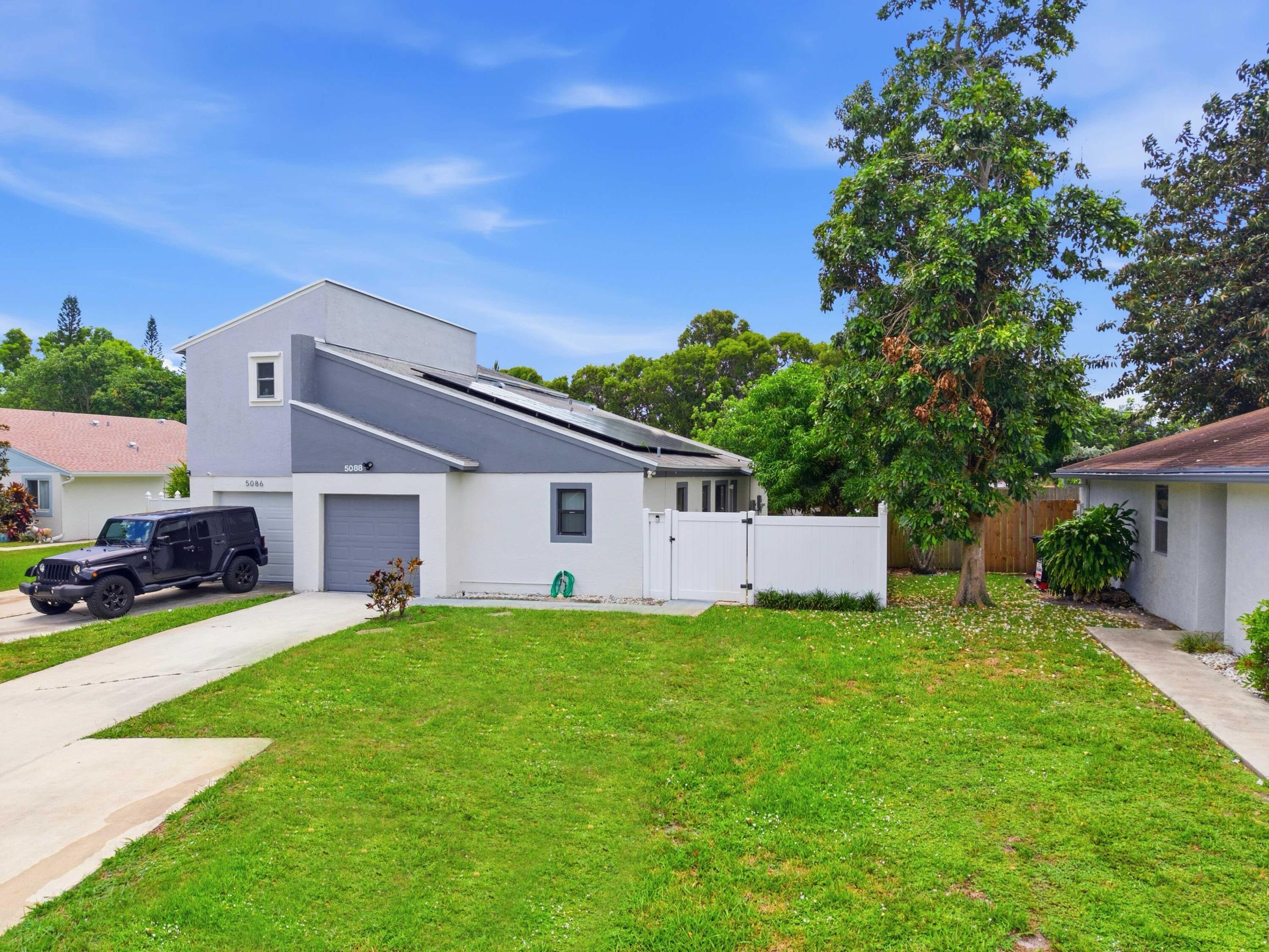 5088 NW 5TH Street, Delray Beach, FL 33445, Delray Beach - Photo 2