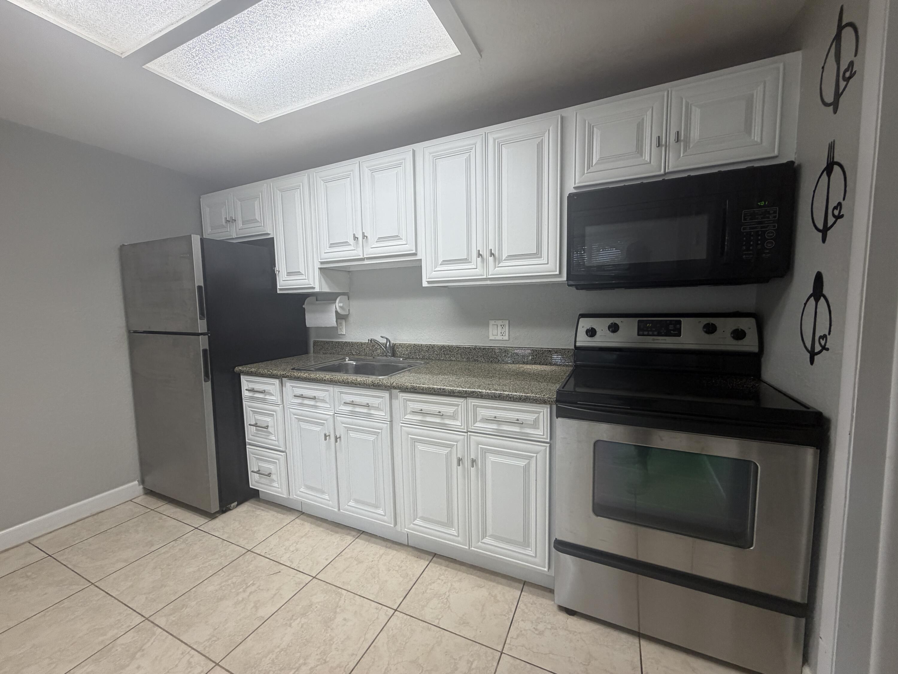 7194 Southgate Boulevard, Tamarac, FL 33321, Tamarac - Photo 4