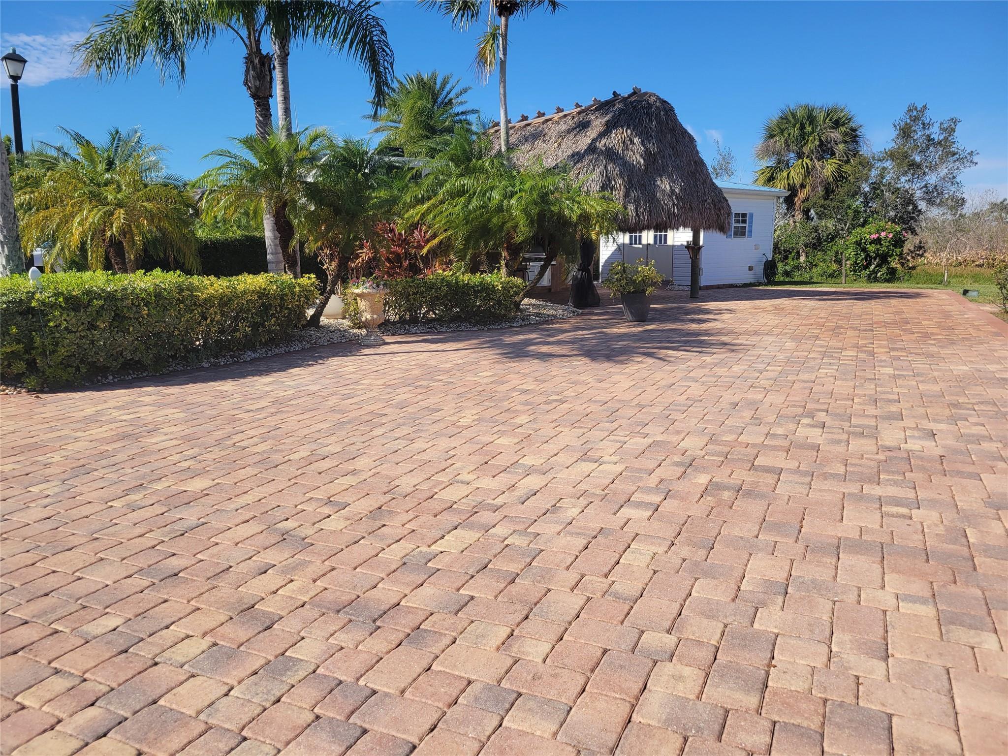 605 SW 40TH Cove, Okeechobee, FL 34974, Okeechobee - Photo 2