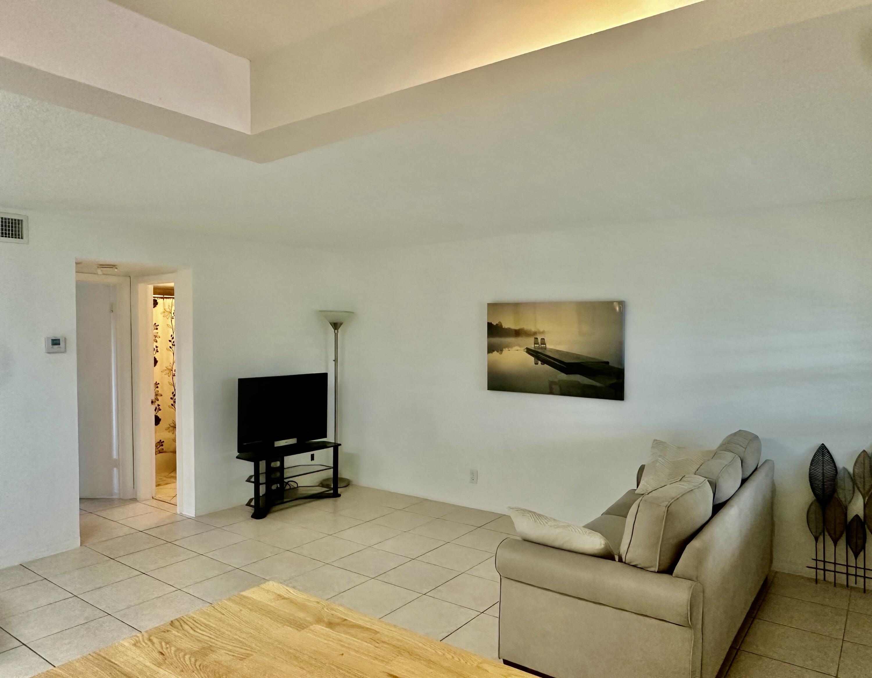 580 EGRET Drive 314, Hallandale Beach, FL 33009, Hallandale Beach - Photo 4
