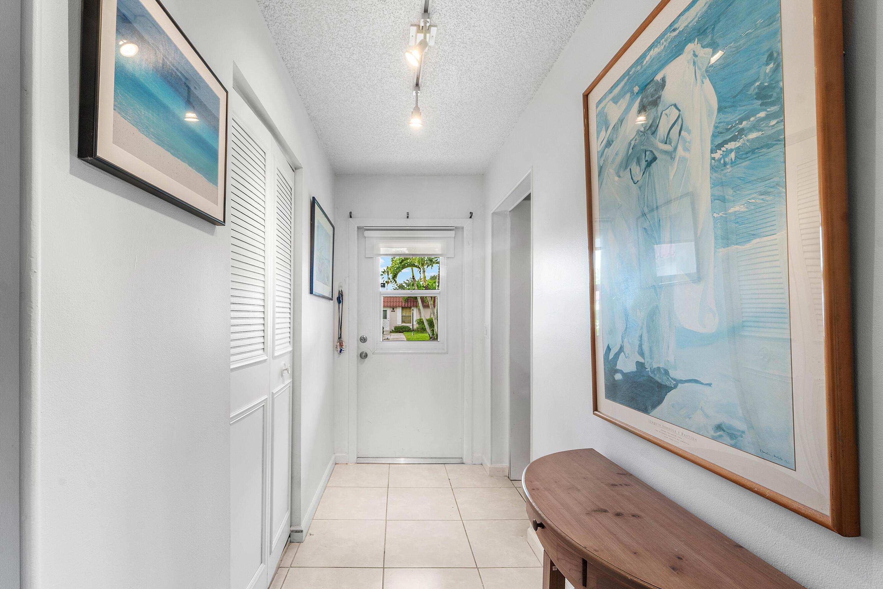 687 MARLBORO Oval A, Lake Worth, FL 33467, Lake Worth - Photo 3