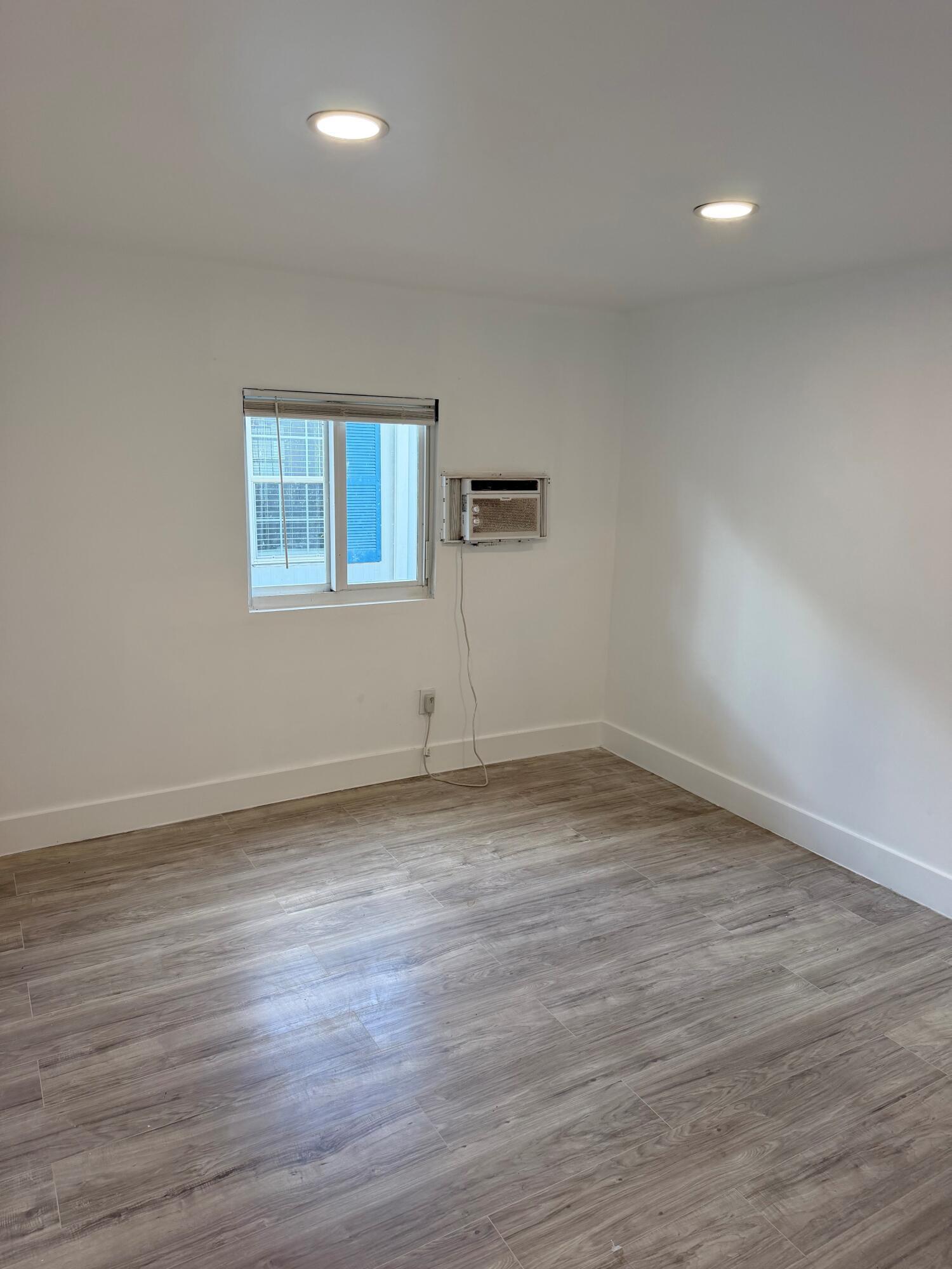 650 NW 214TH Avenue, Pembroke Pines, FL 33029, Pembroke Pines - Photo 3