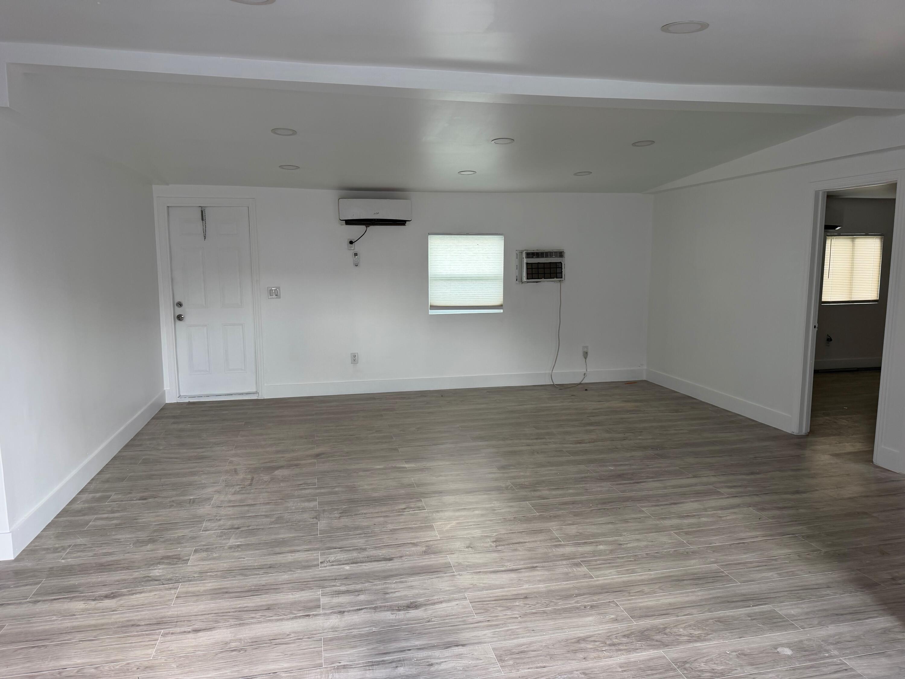 650 NW 214TH Avenue, Pembroke Pines, FL 33029, Pembroke Pines - Photo 5