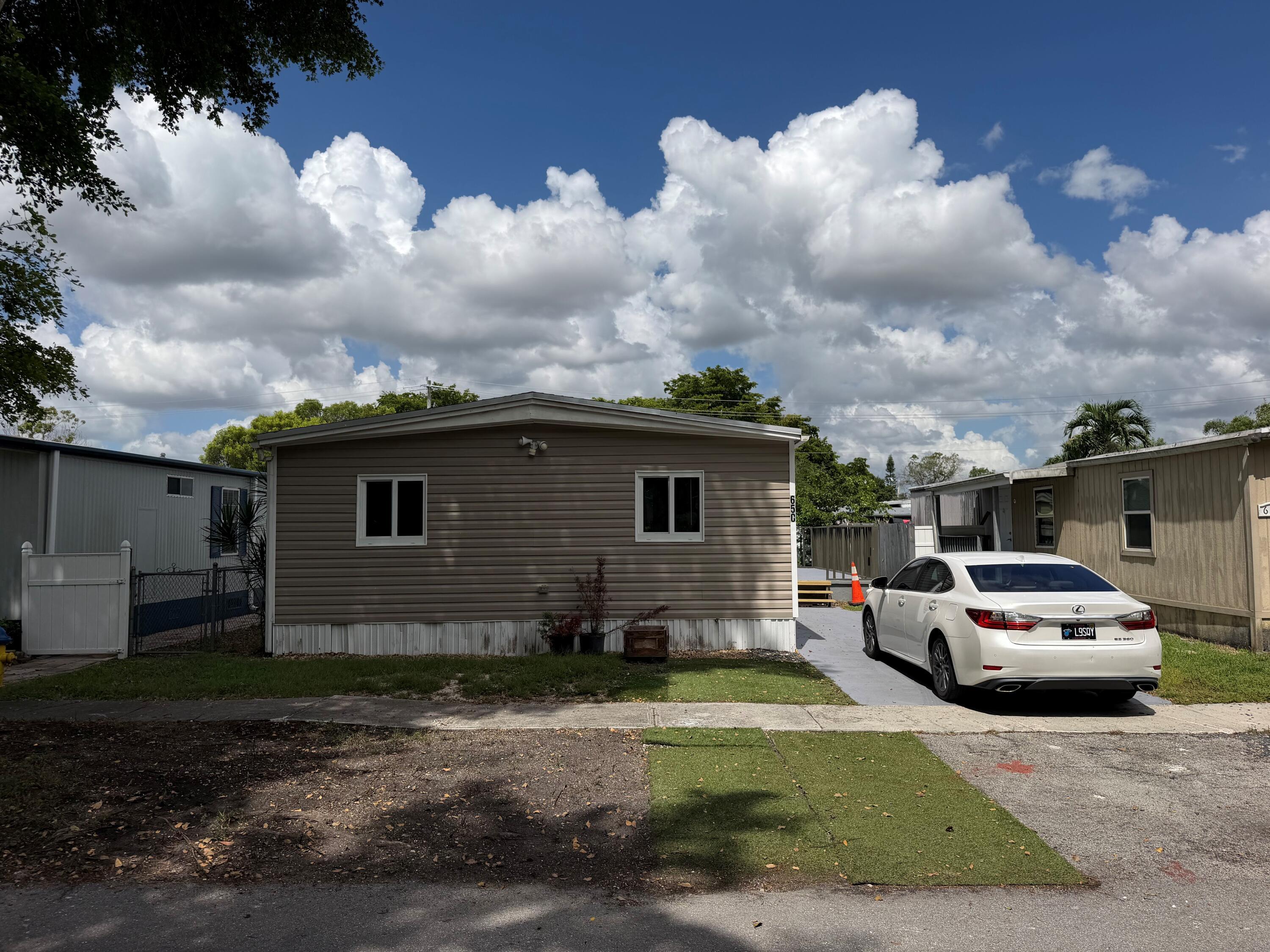650 NW 214TH Avenue, Pembroke Pines, FL 33029, Pembroke Pines