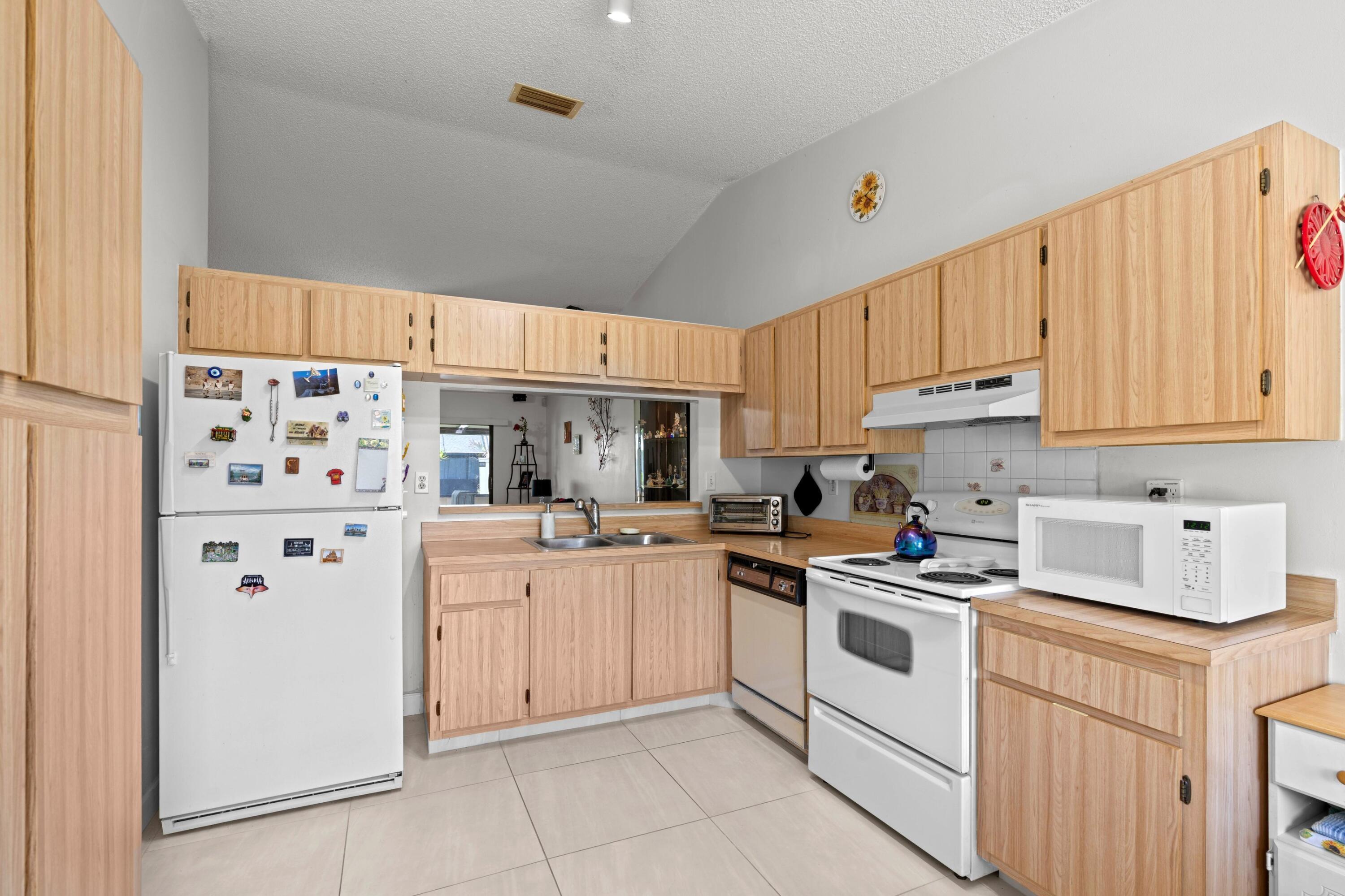 9 Danby Place, Boynton Beach, FL 33426, Boynton Beach - Photo 4