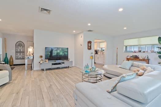 415 Pine Tree Court 16, Atlantis, FL 33462, Atlantis - Photo 5