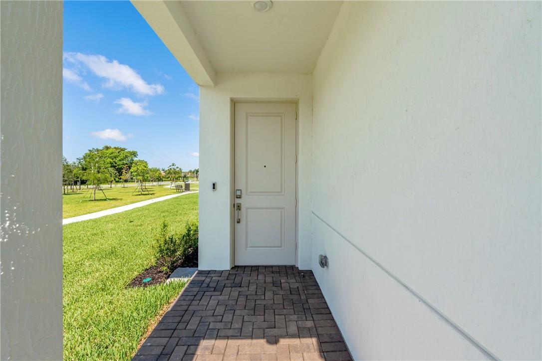 22851 HILLGARD Avenue, Boca Raton, FL 33433, Boca Raton - Photo 4