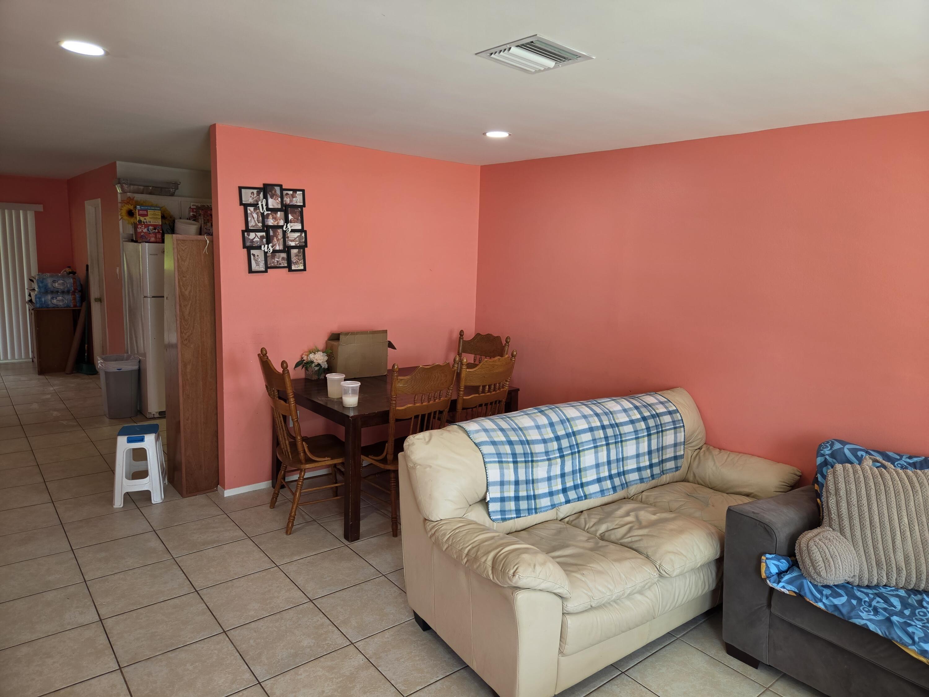 276 SE NORFOLK Boulevard, Stuart, FL 34997, Stuart - Photo 3