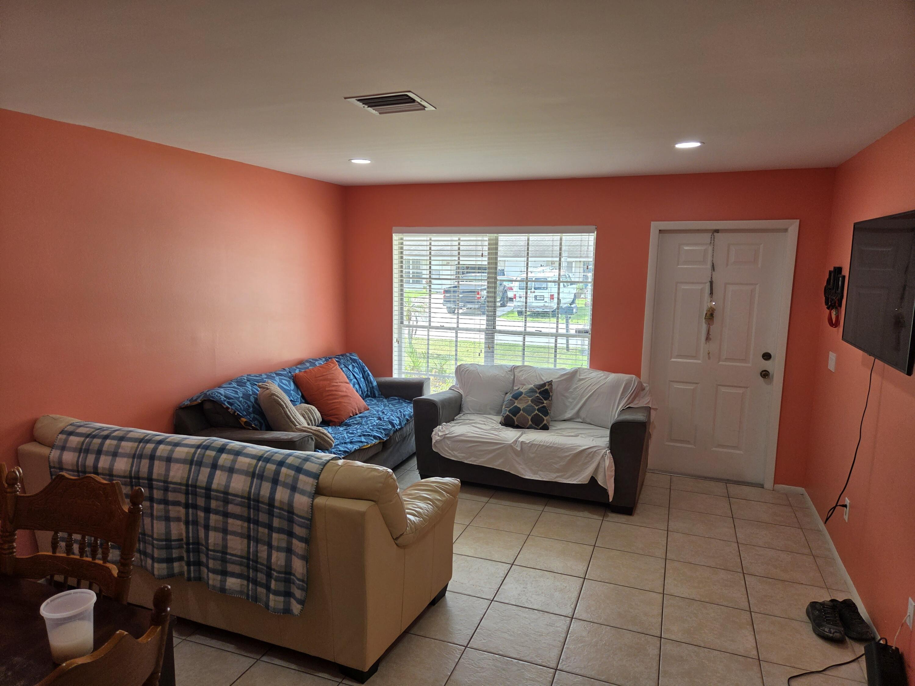 276 SE NORFOLK Boulevard, Stuart, FL 34997, Stuart - Photo 4