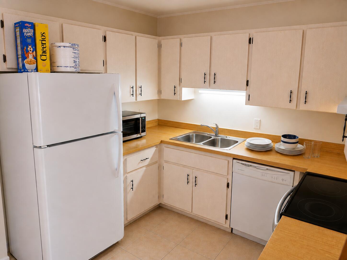 276 SE NORFOLK Boulevard, Stuart, FL 34997, Stuart - Photo 2