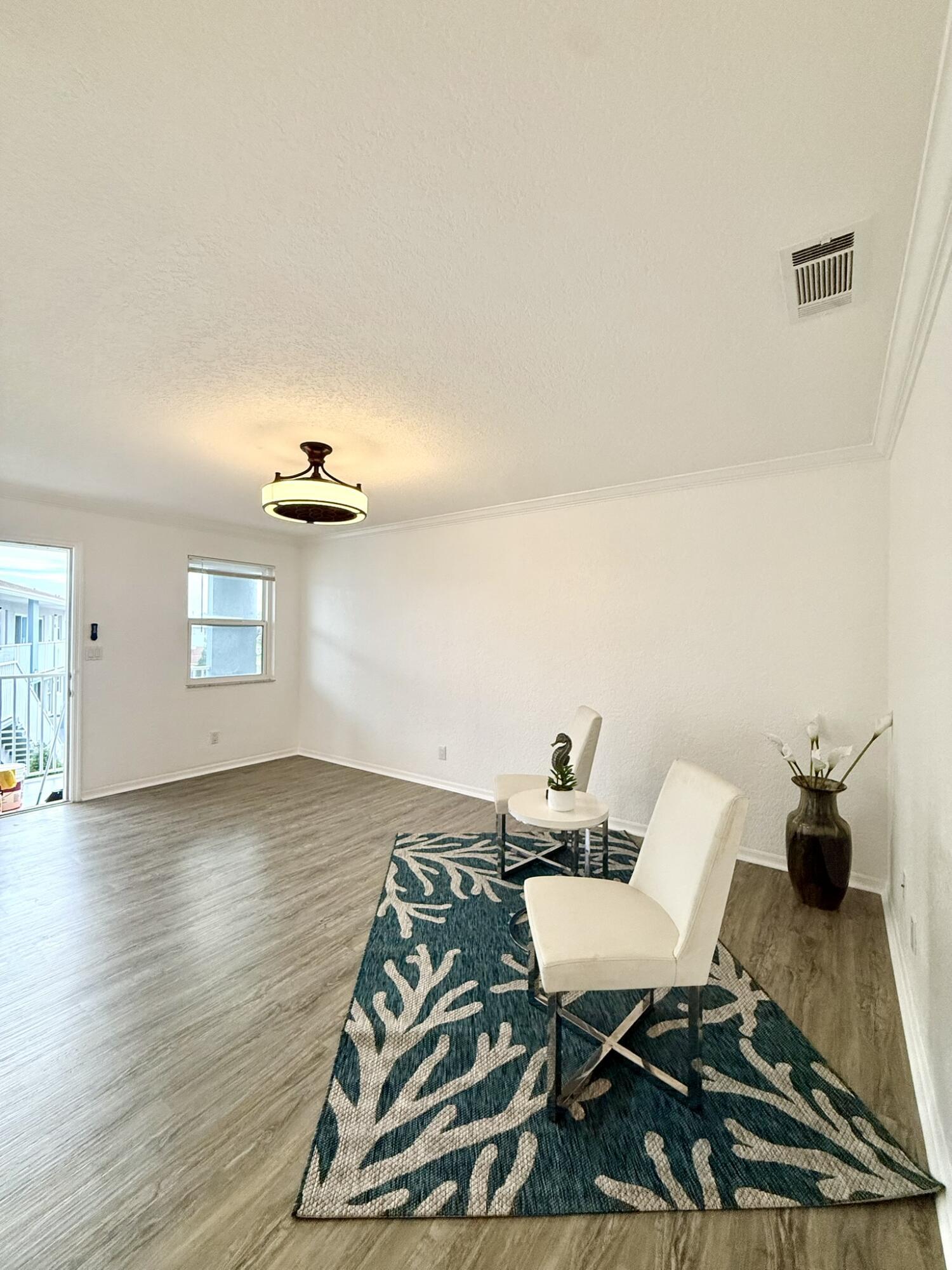 436 AUBURN 203, Daytona Beach, FL 32118, Daytona Beach - Photo 2