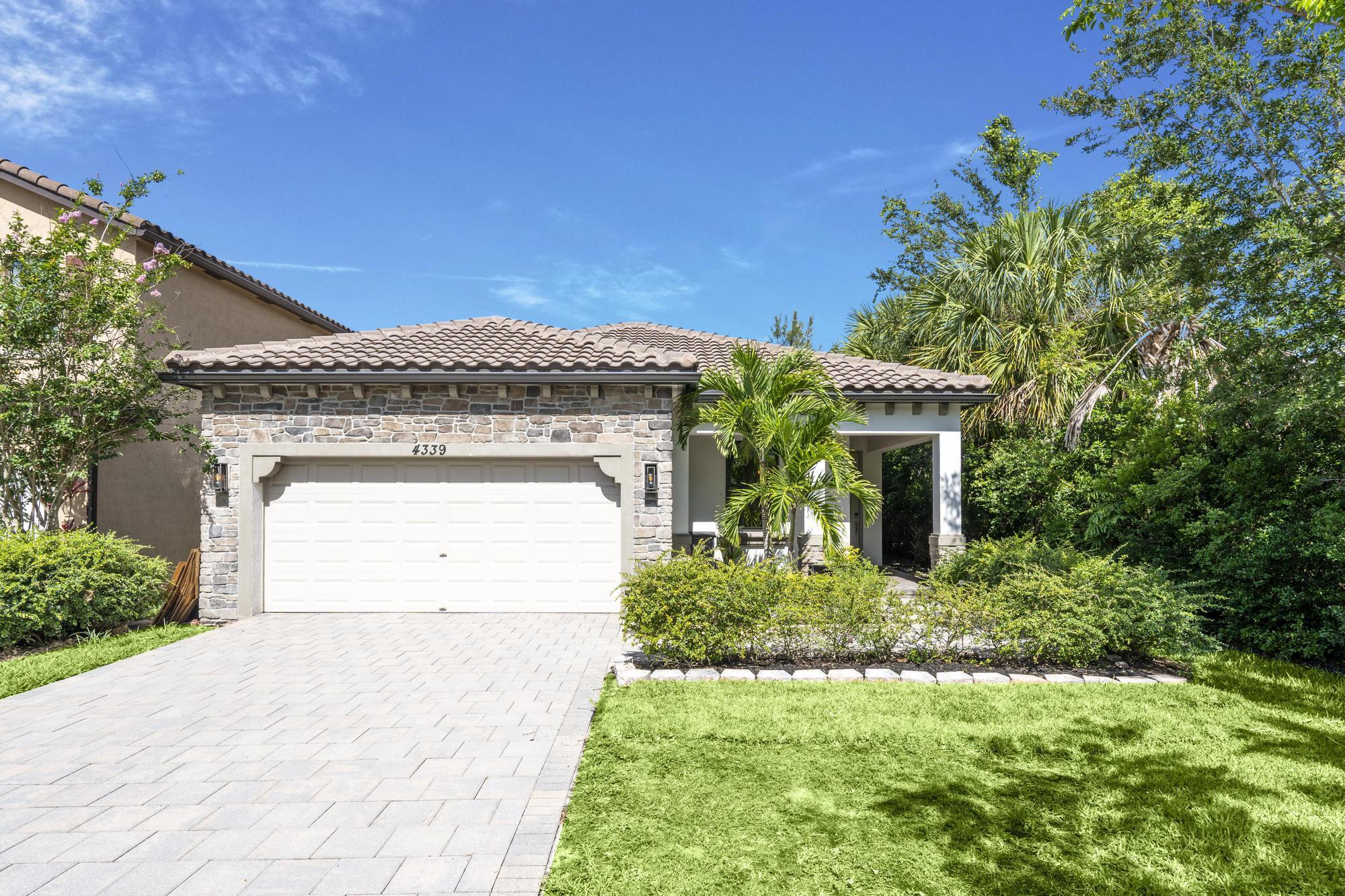 4339 Buena Tara Drive, West Palm Beach, FL 33413, West Palm Beach - Photo 2