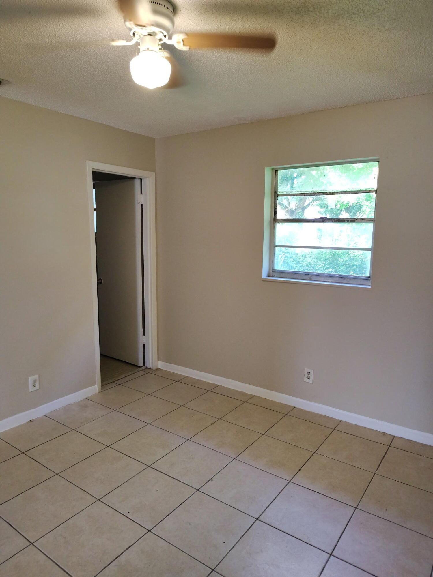 3656 Coconut Road, Palm Springs, FL 33461, Palm Springs - Photo 4