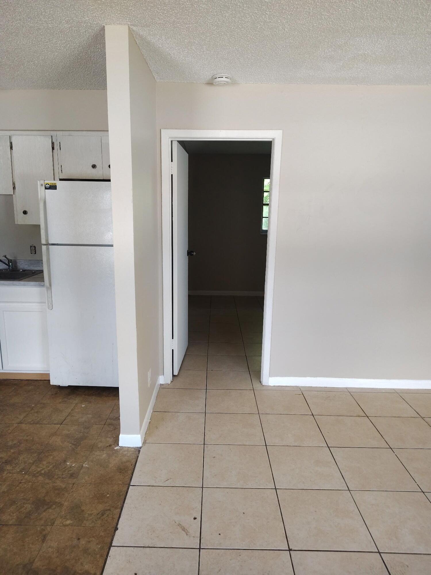 3656 Coconut Road, Palm Springs, FL 33461, Palm Springs - Photo 5