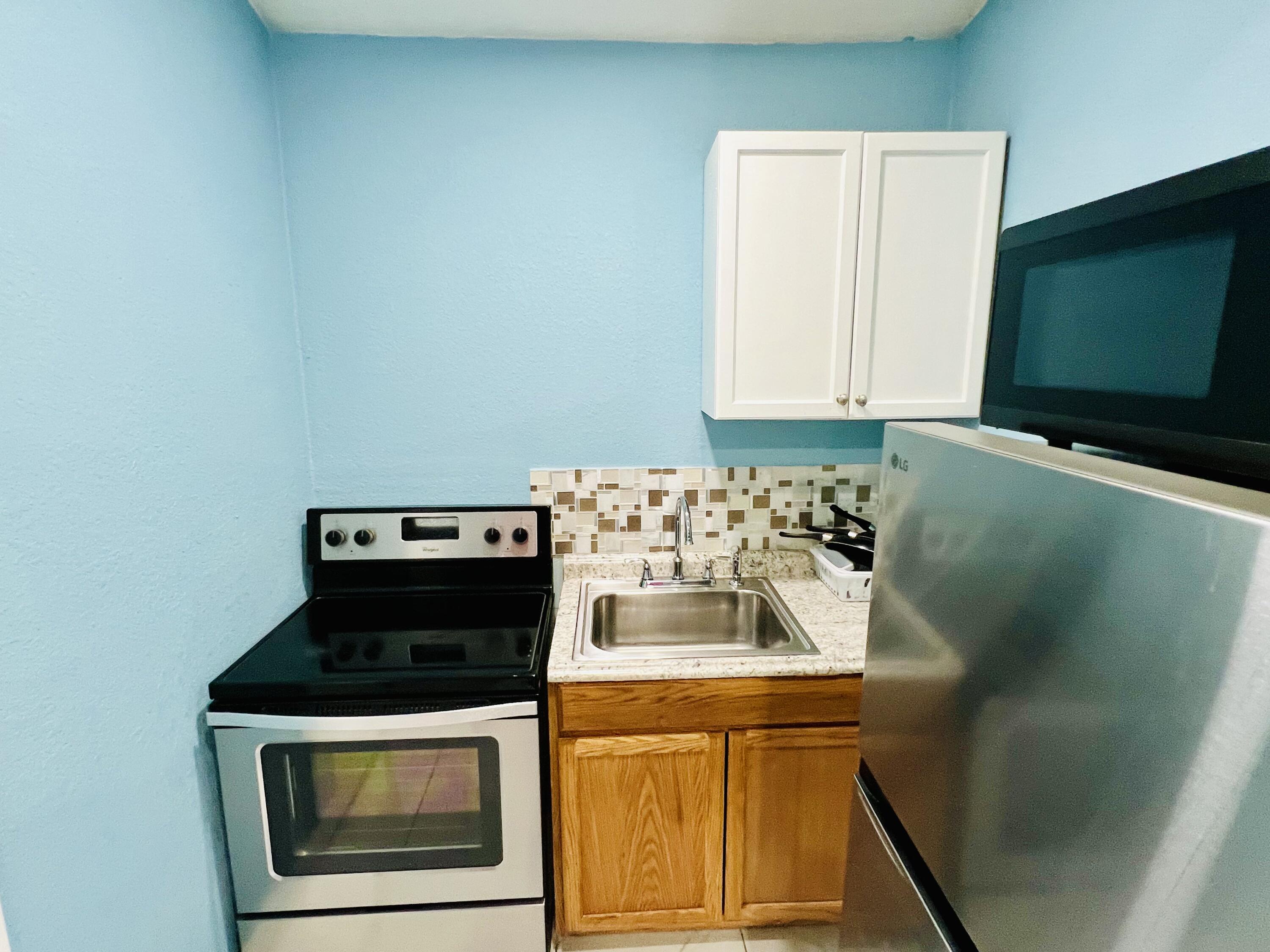 3387 NW 37TH Avenue, Lauderdale Lakes, FL 33309, Lauderdale Lakes - Photo 3