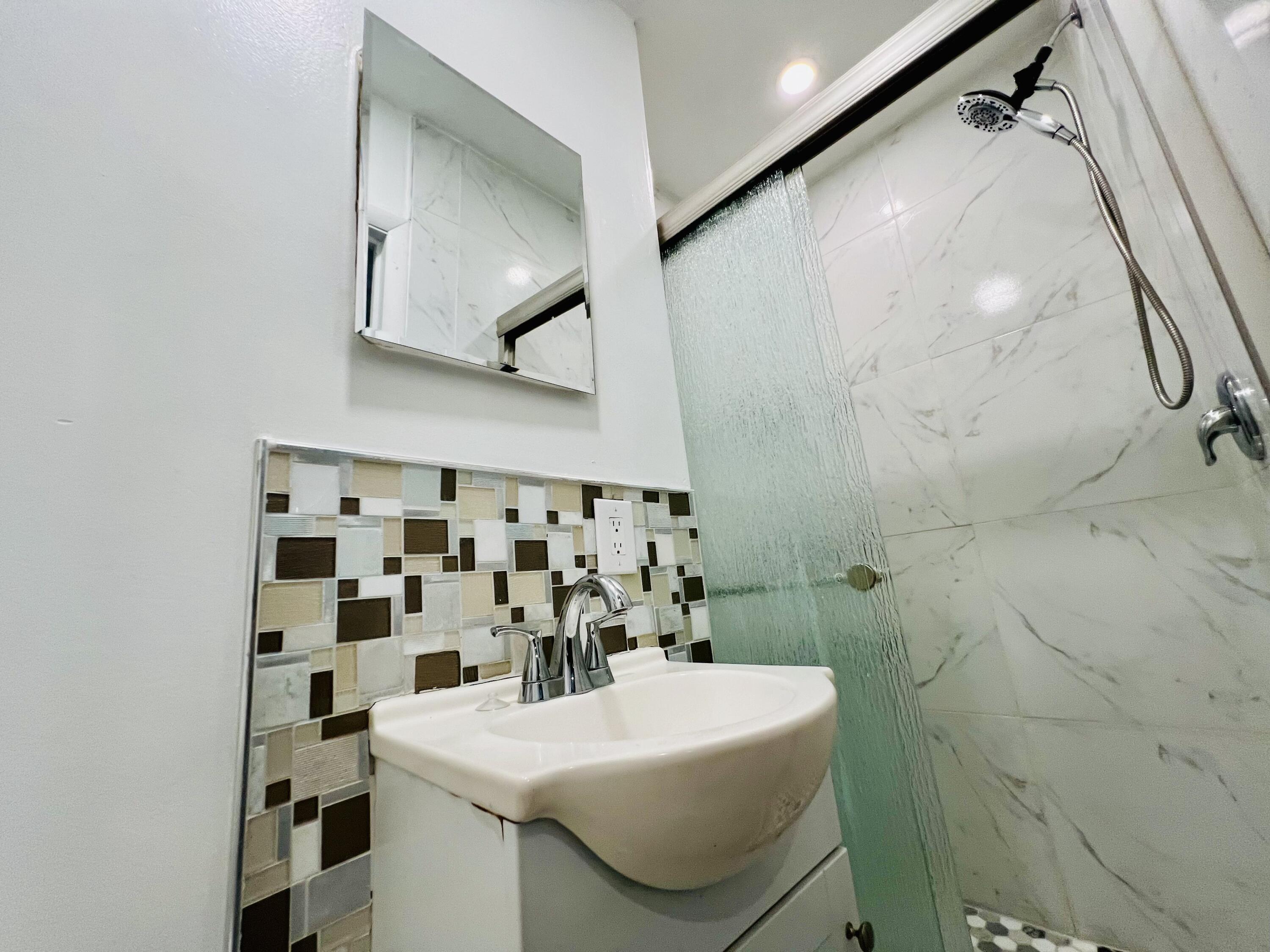 3387 NW 37TH Avenue, Lauderdale Lakes, FL 33309, Lauderdale Lakes - Photo 4