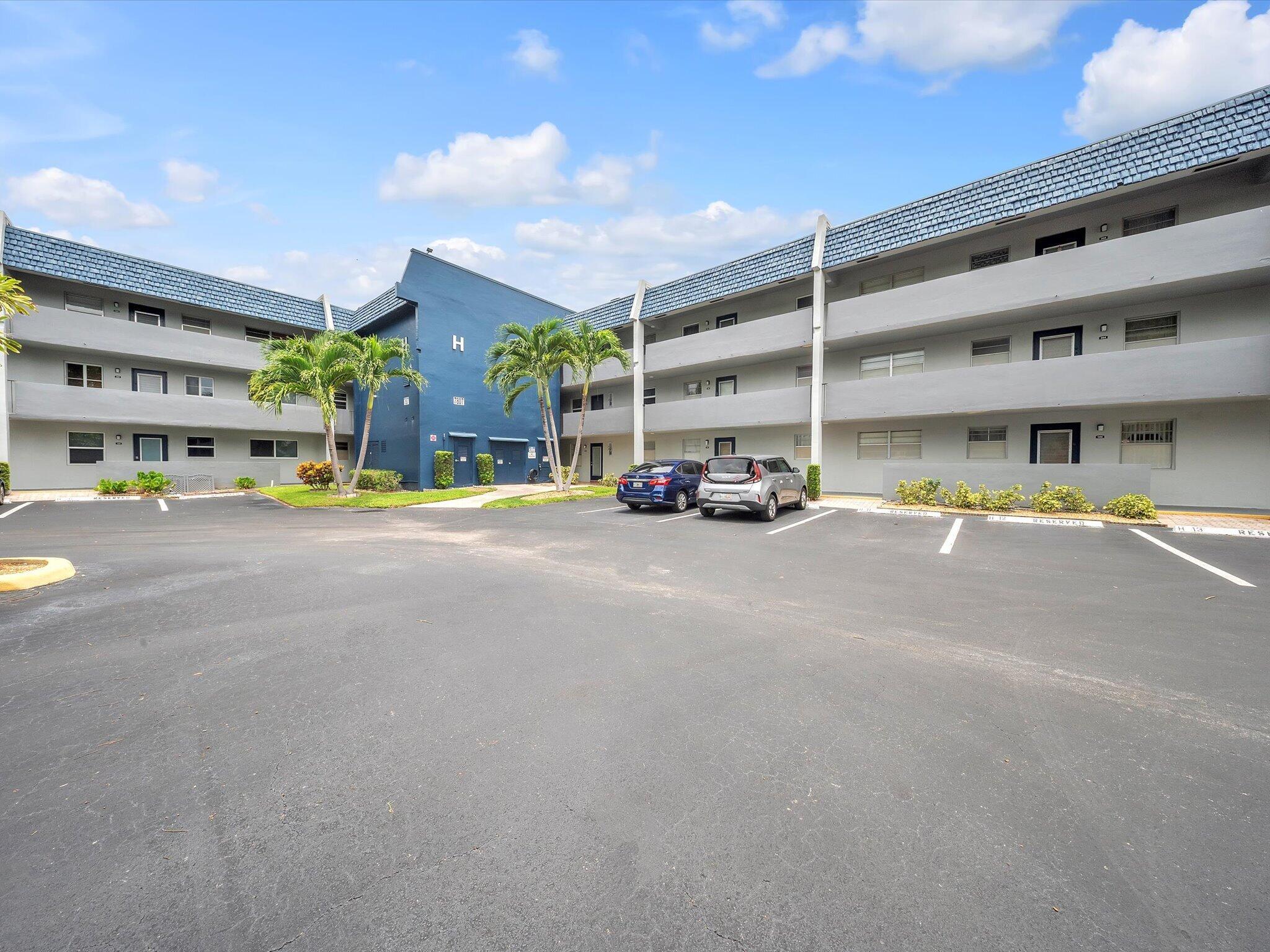 7807 GOLF CIR Drive 105, Margate, FL 33063, Margate - Photo 3